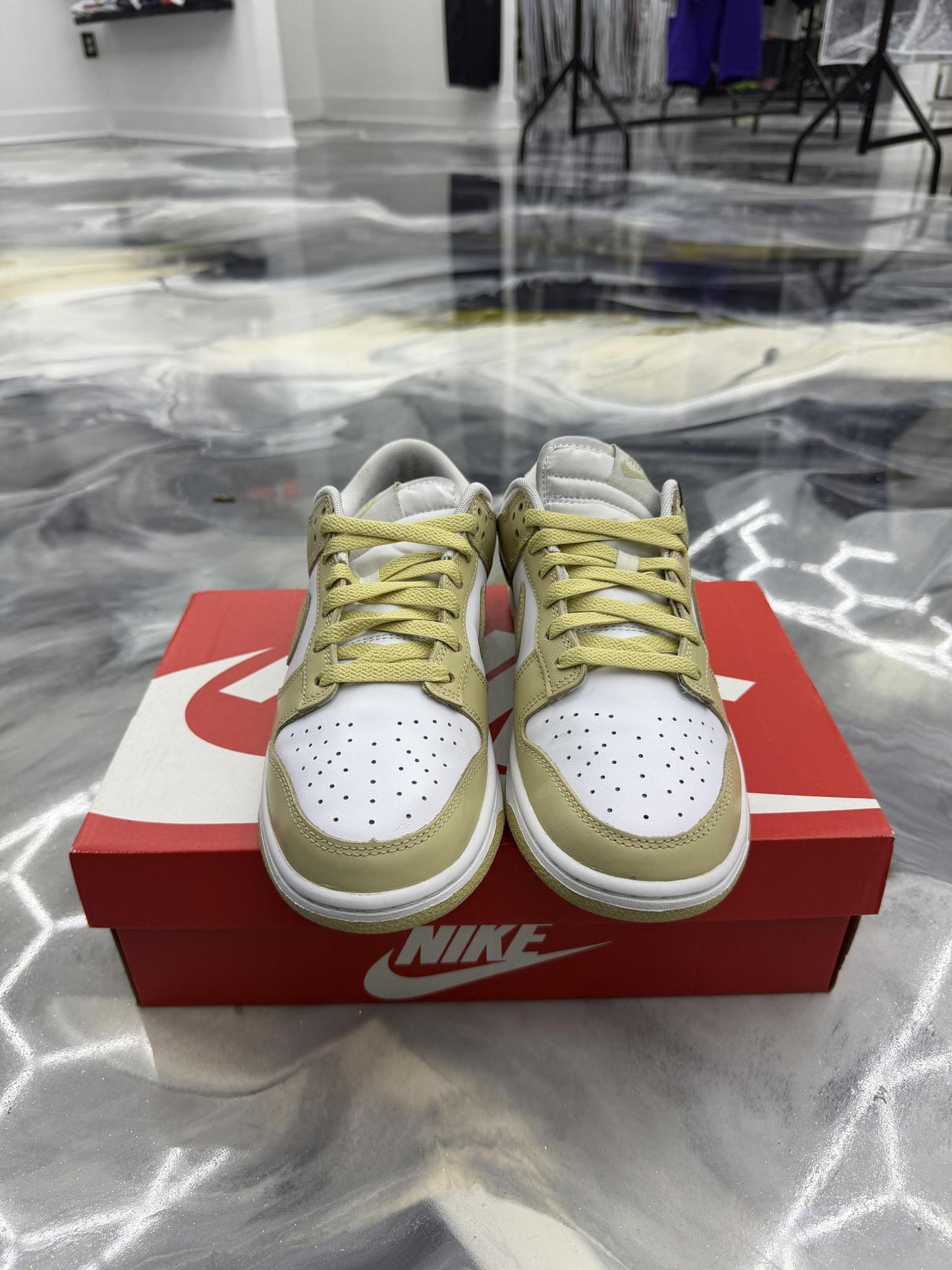 Nike Dunk Low "Team Gold" Size 7.5