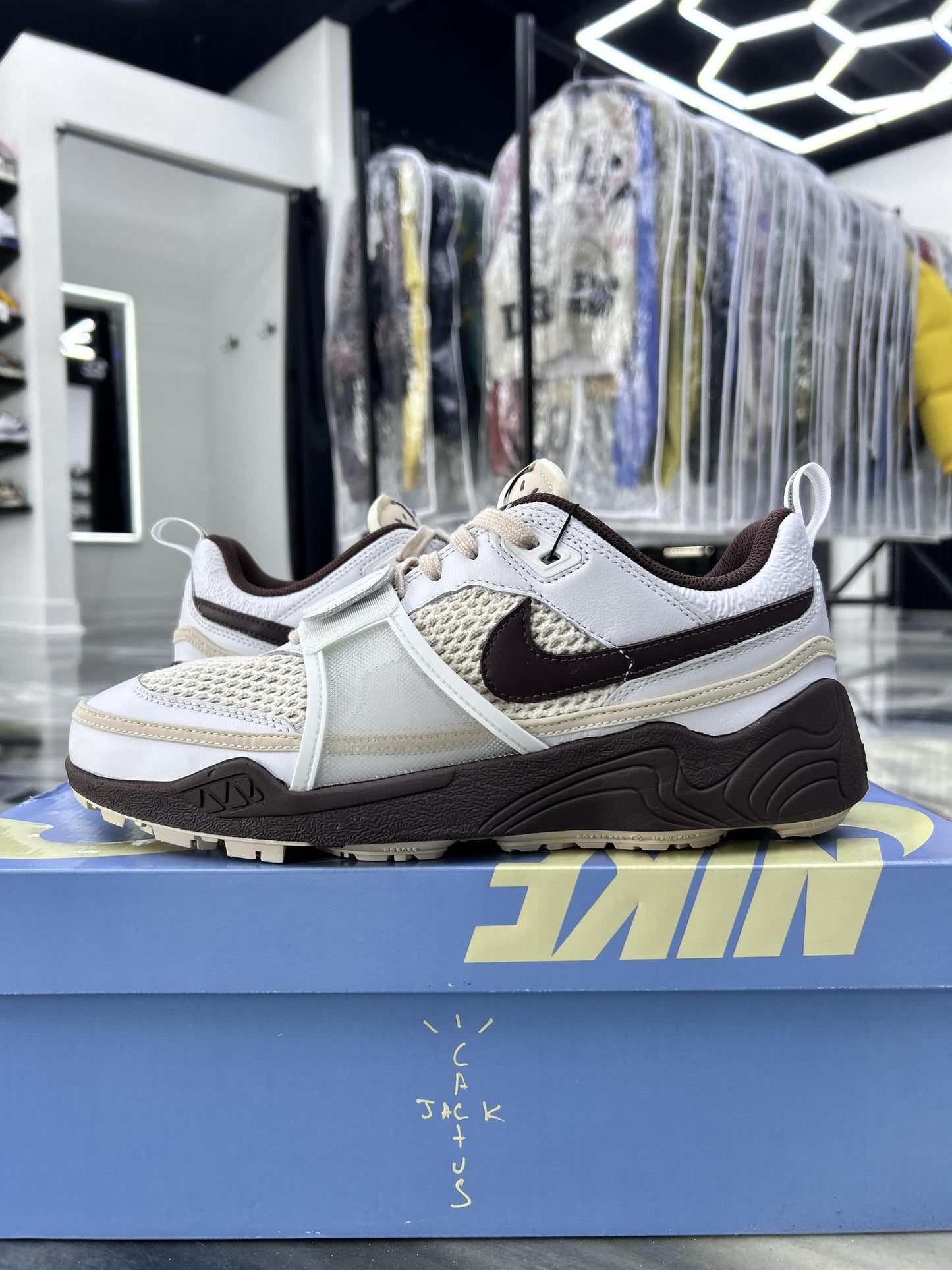 Nike Zoom Field Jaxx Light Chocolate Used Size 10.5