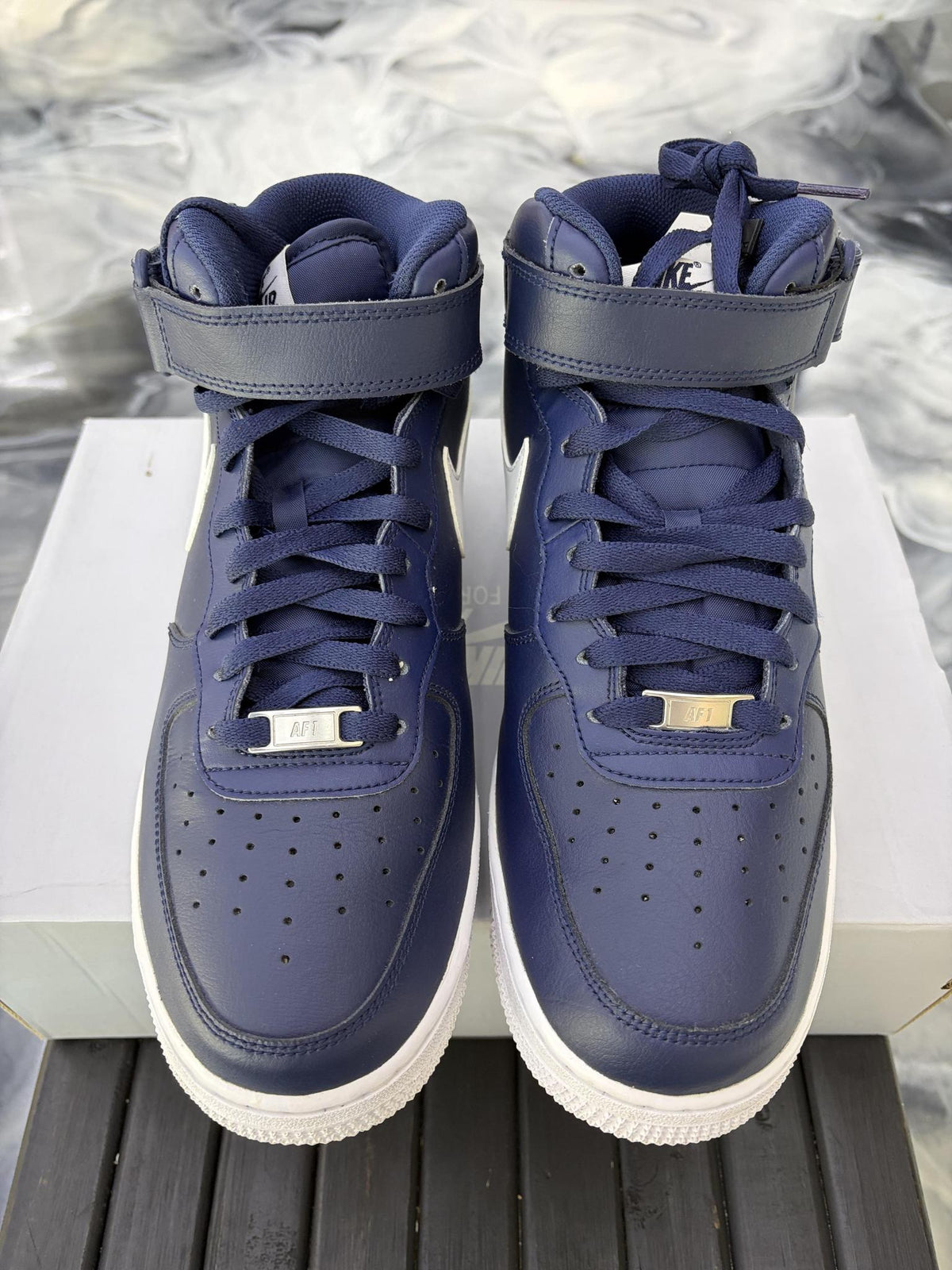 Nike Air Force 1 Mid "Midnight Navy" Used Size 9