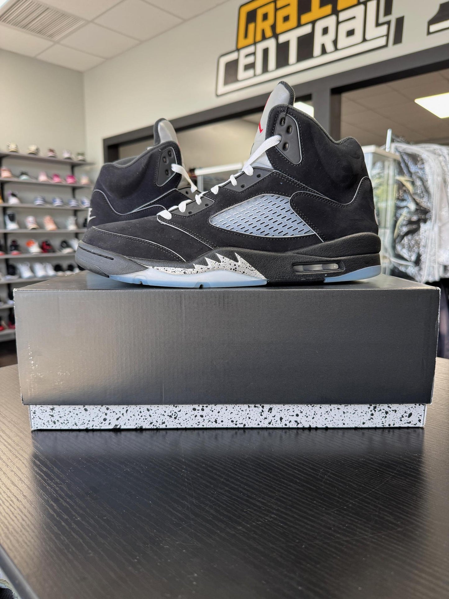 Jordan 5 "Metallic Reimagined" Used
