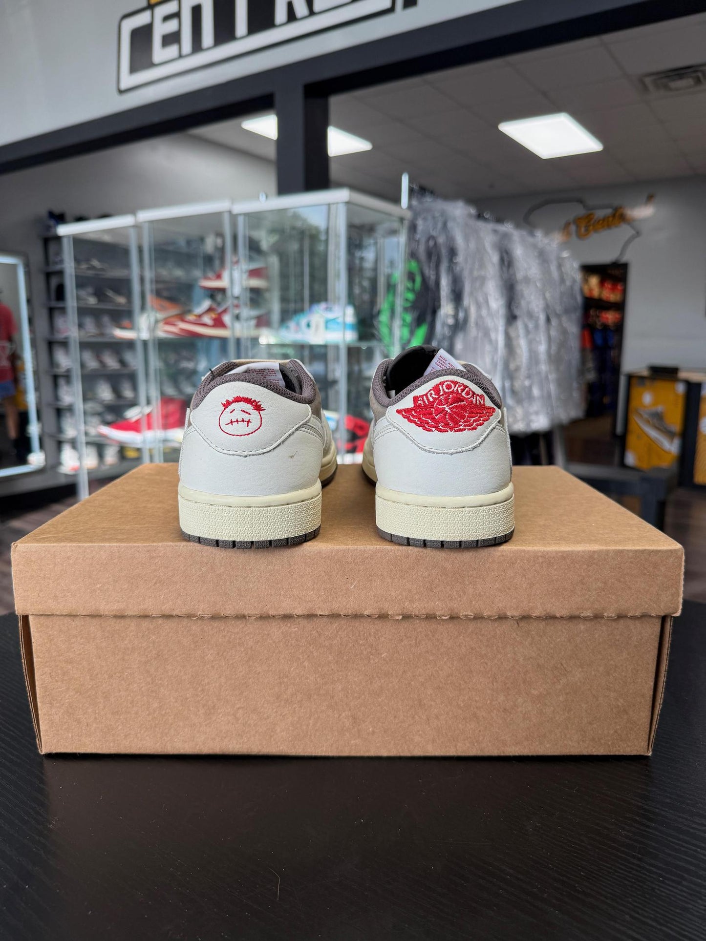 Jordan 1 Low x Travis Scott "Reverse Mocha" Used Size 7Y/8.5W