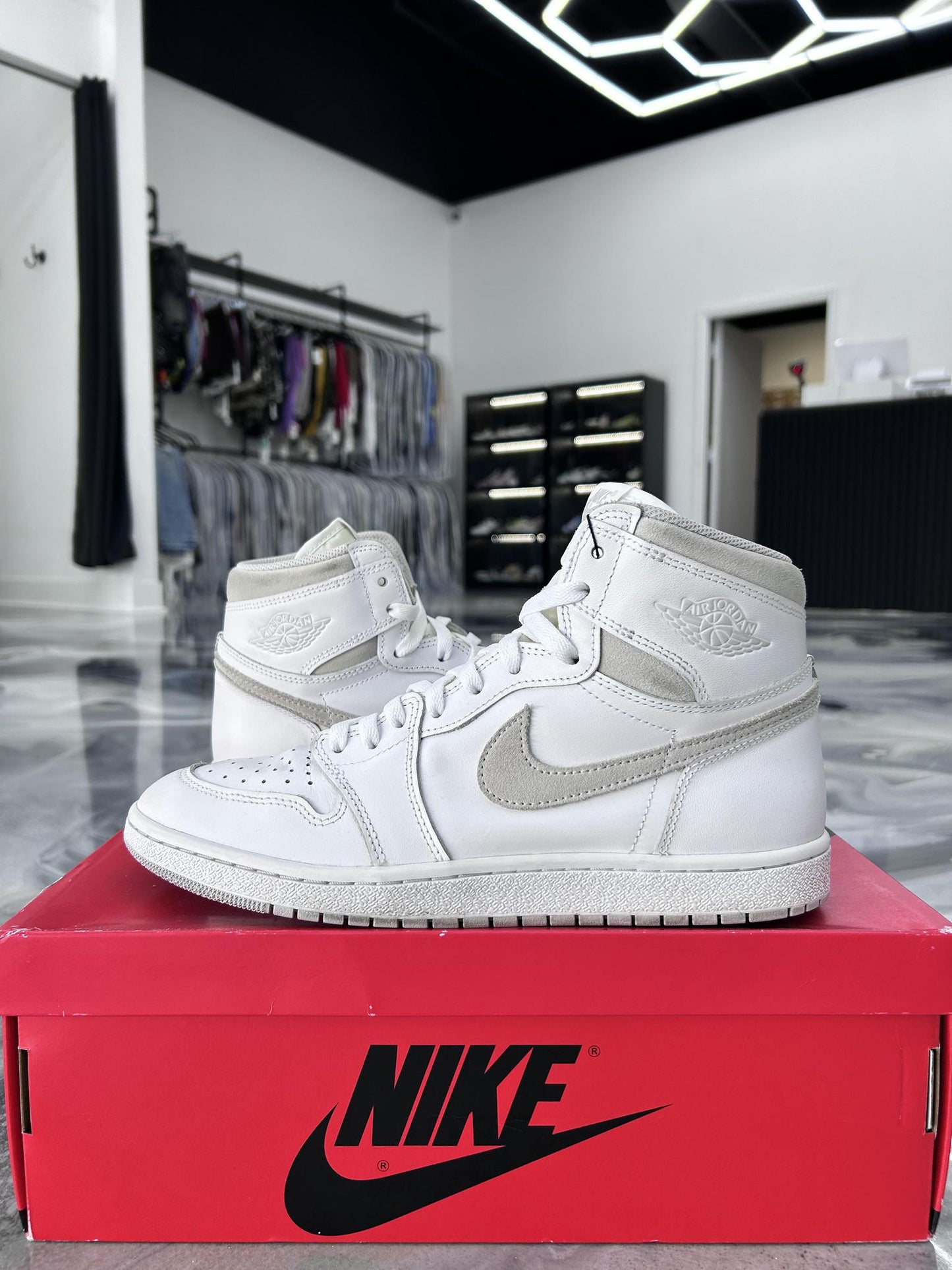 Jordan 1 "Neutral Grey" Used Size 10.5
