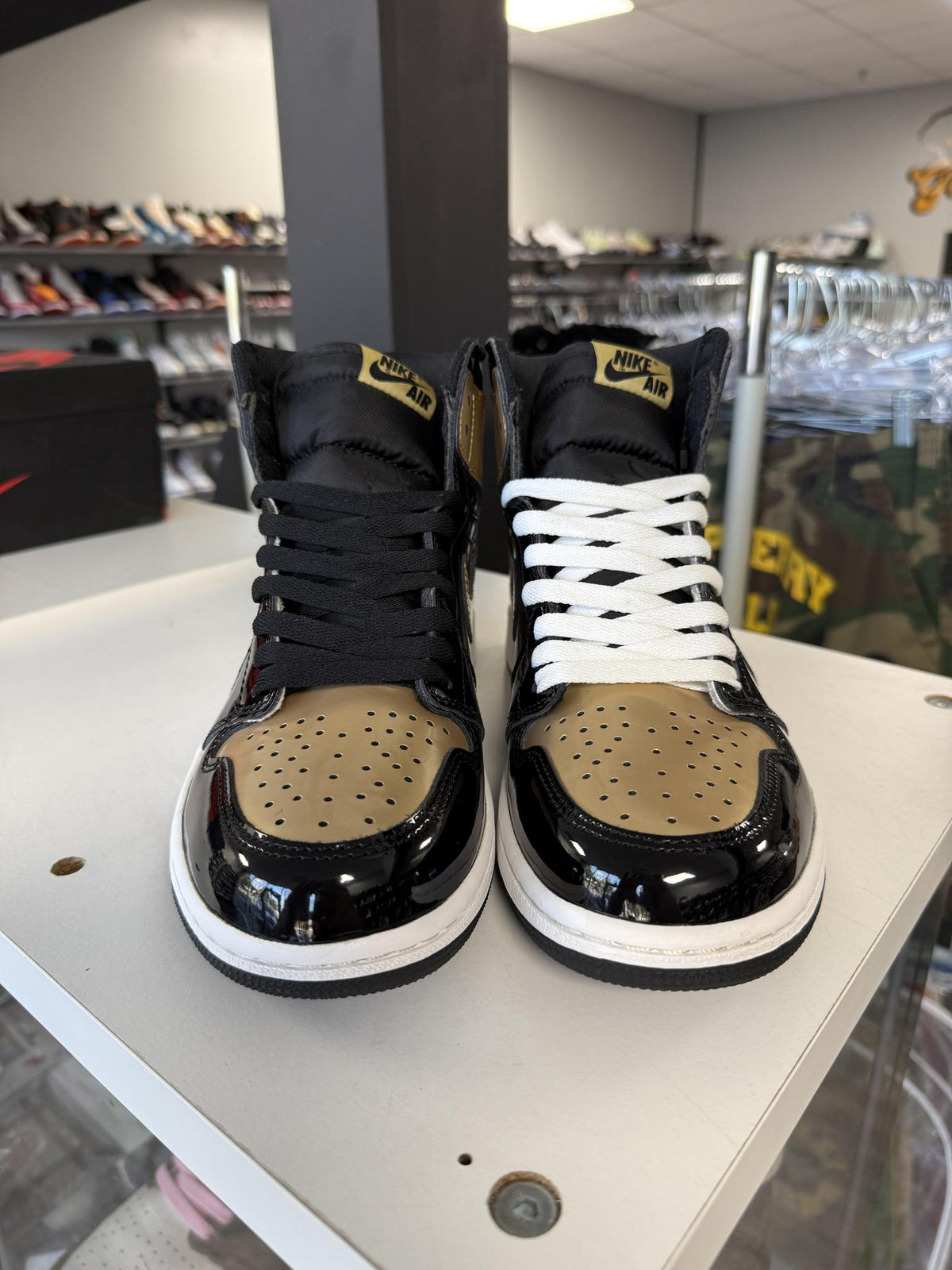 Jordan 1 "Patent Gold Toe" Used Size 8
