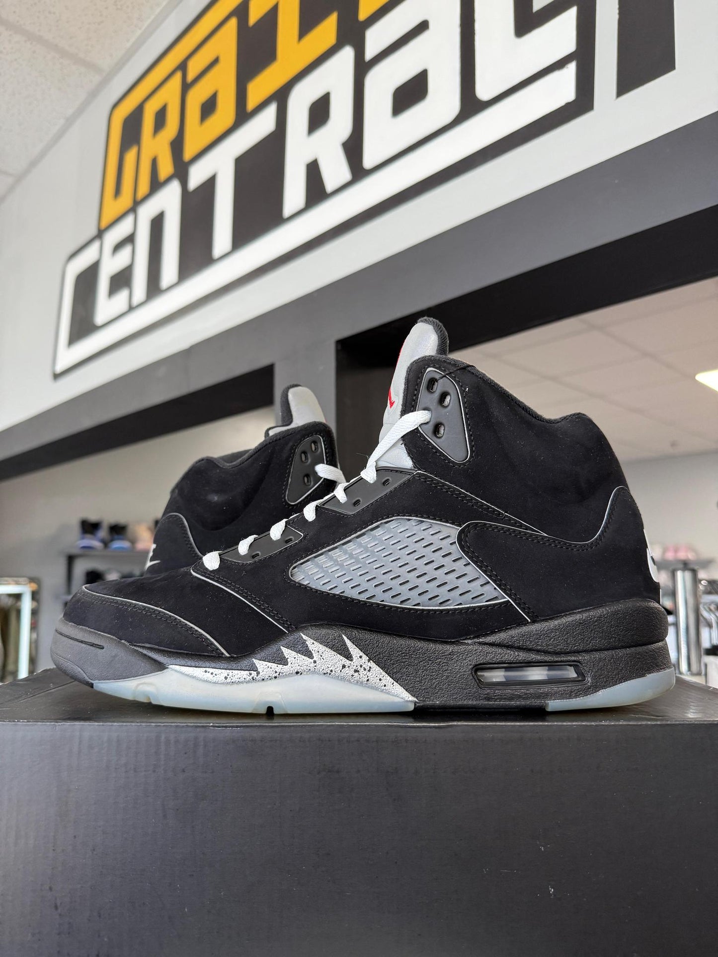 Jordan 5 "Metallic Reimagined" Used Size 13