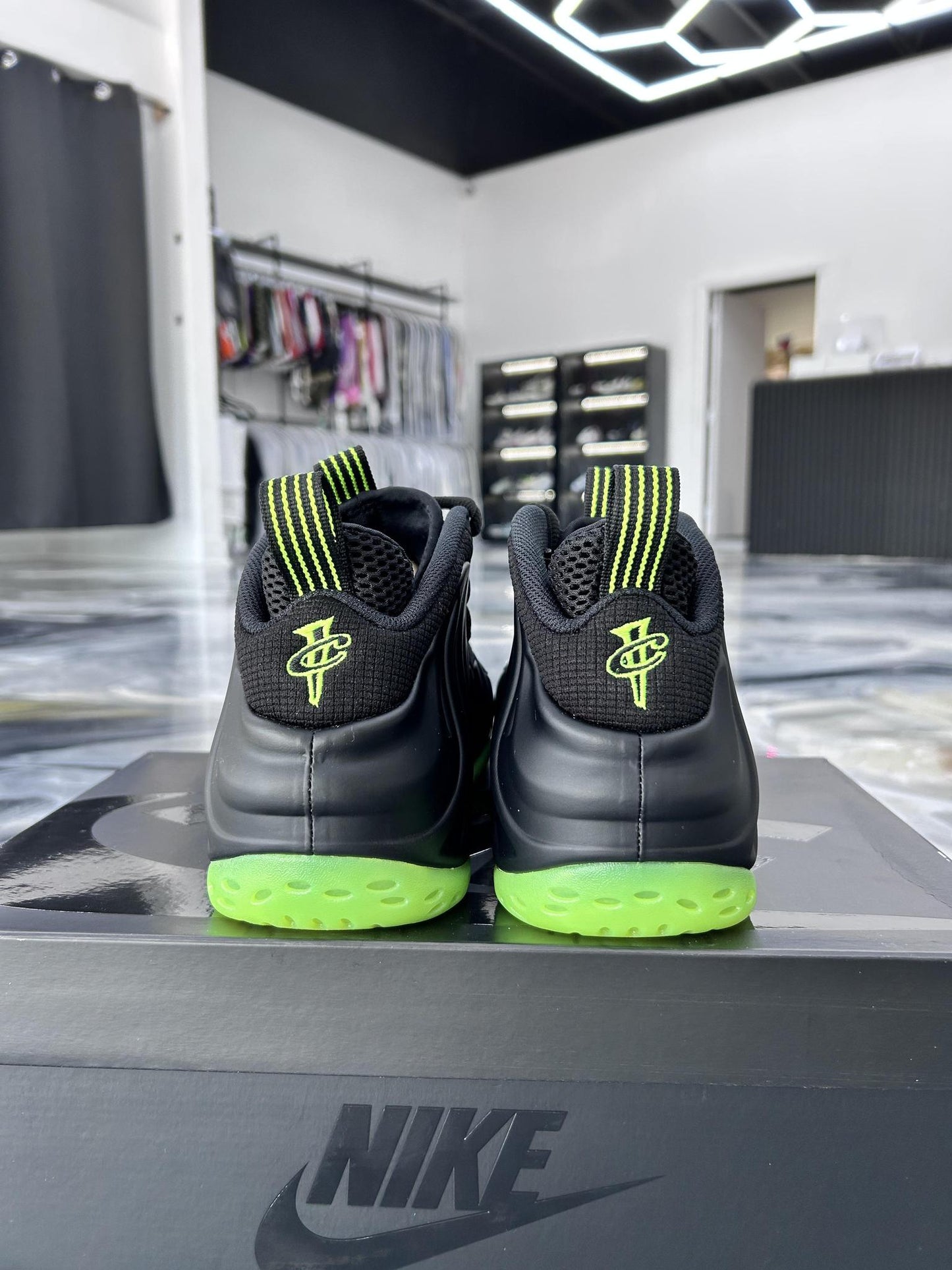 Nike Foamposite "Black Volt" Used Size 11.5