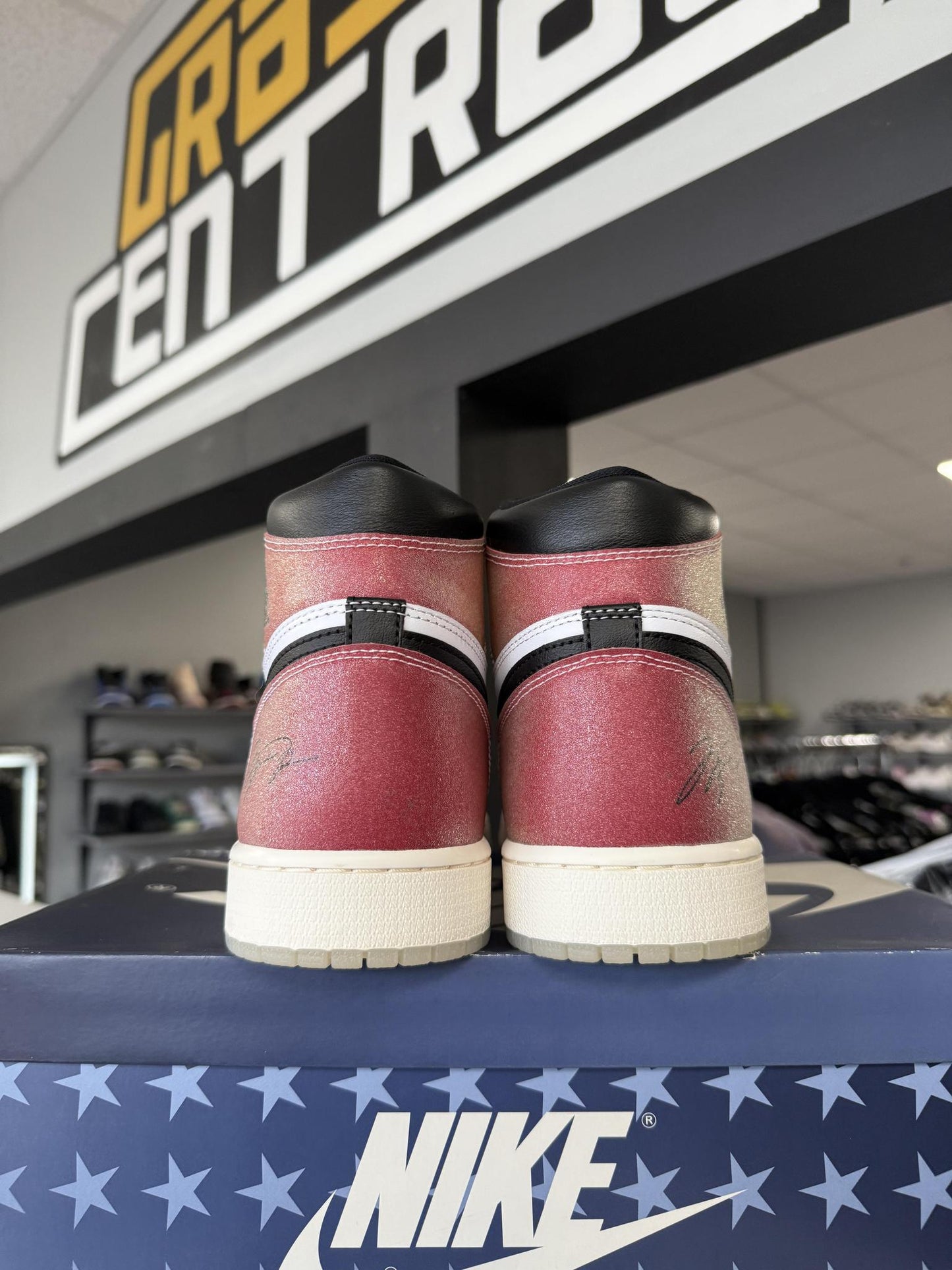 Jordan 1 x Trophy Room "Chicago" Used Size 12