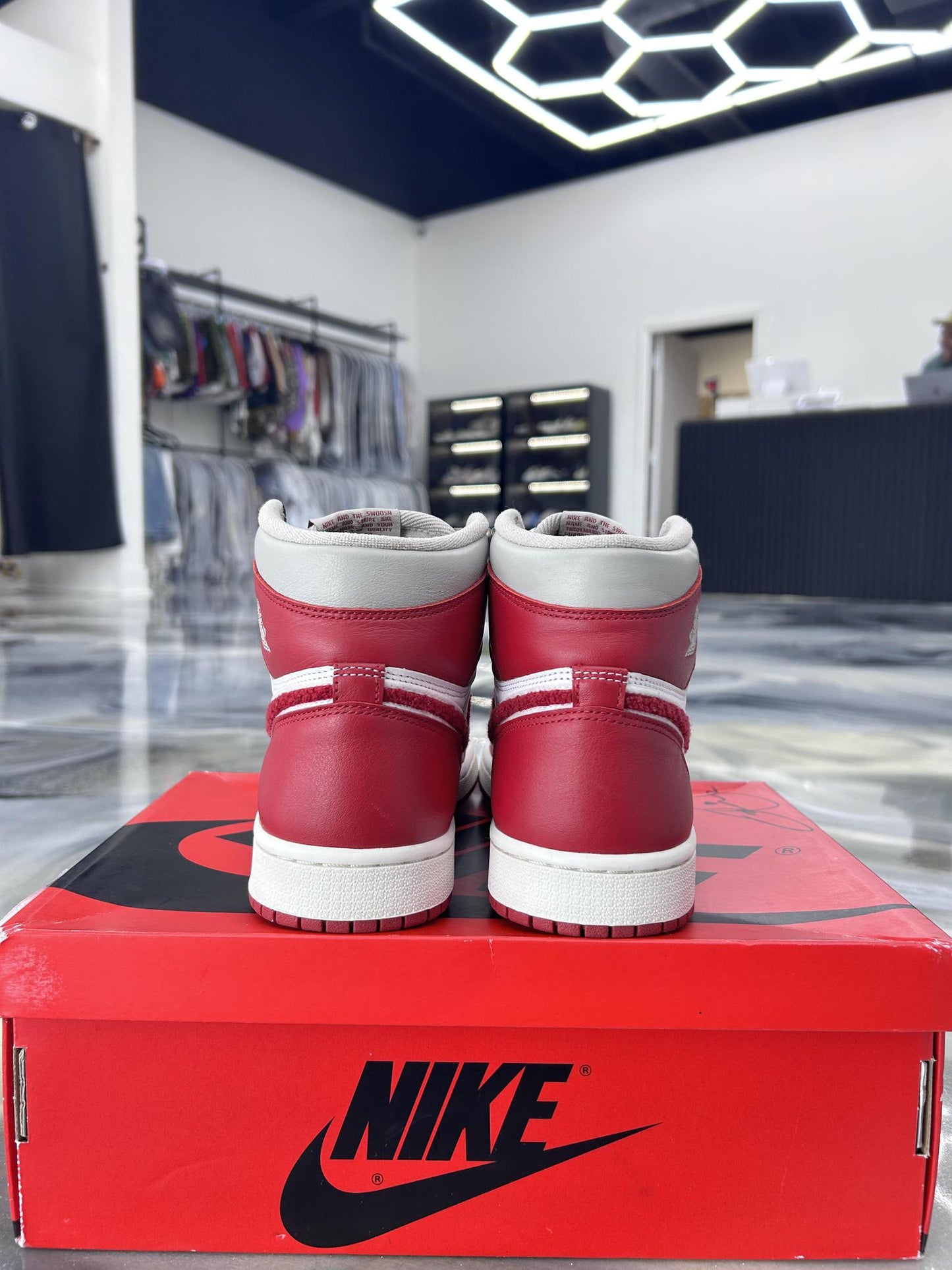Jordan 1 High "Varsity Red" Used Size 6.5Y/8W
