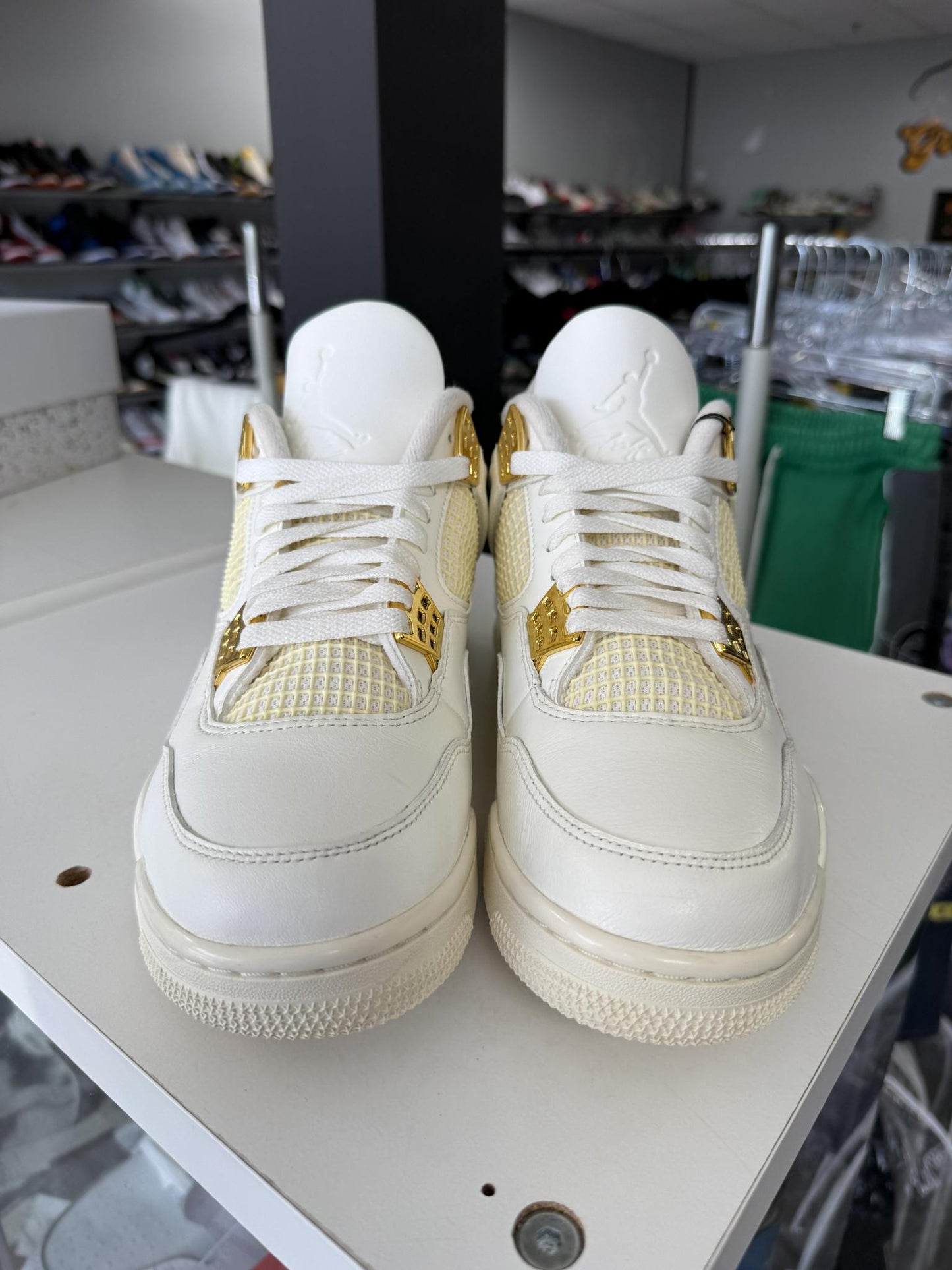 Jordan 4 "Metallic Gold" Used Size 9.5