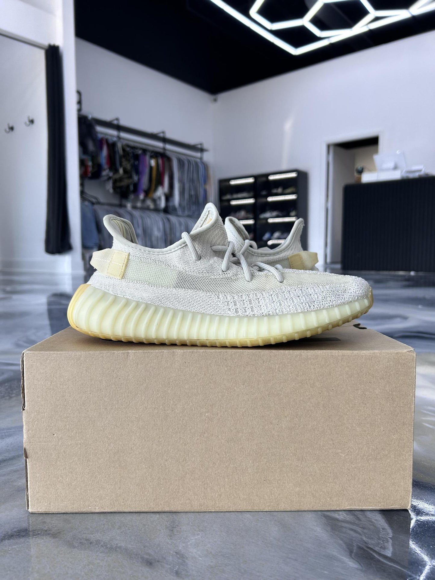 Yeezy 350 "Light" Used Size 7.5