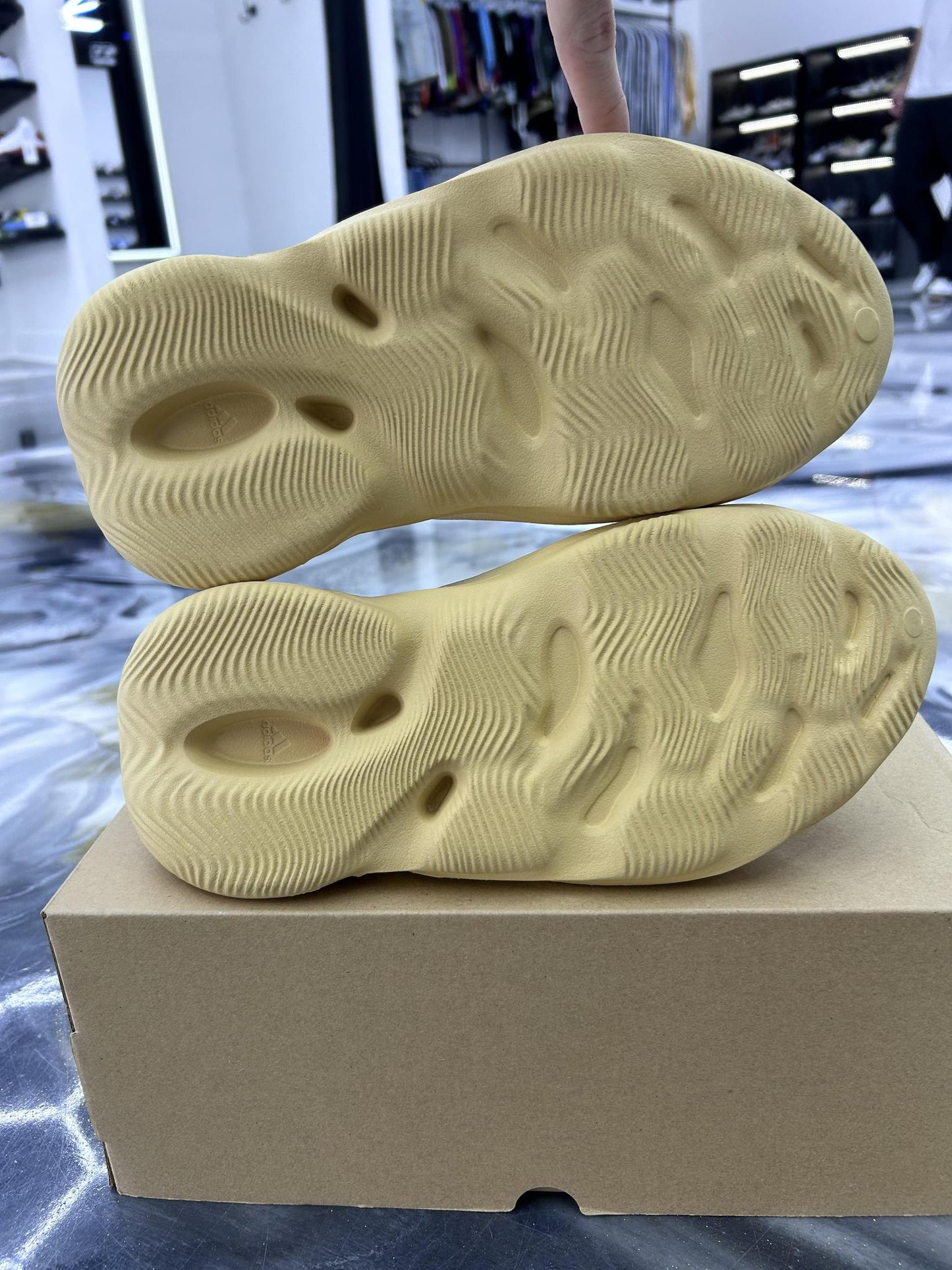 Yeezy Foam RNNR "Desert Sand" Used Size 10