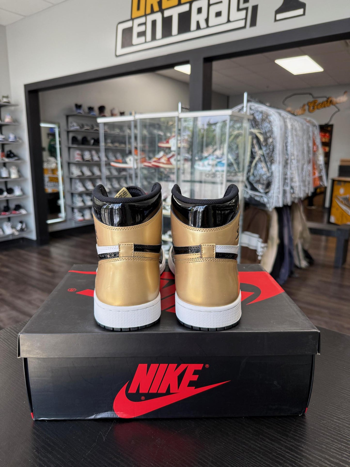 Jordan 1 "Black Metallic Gold" Used Size 13