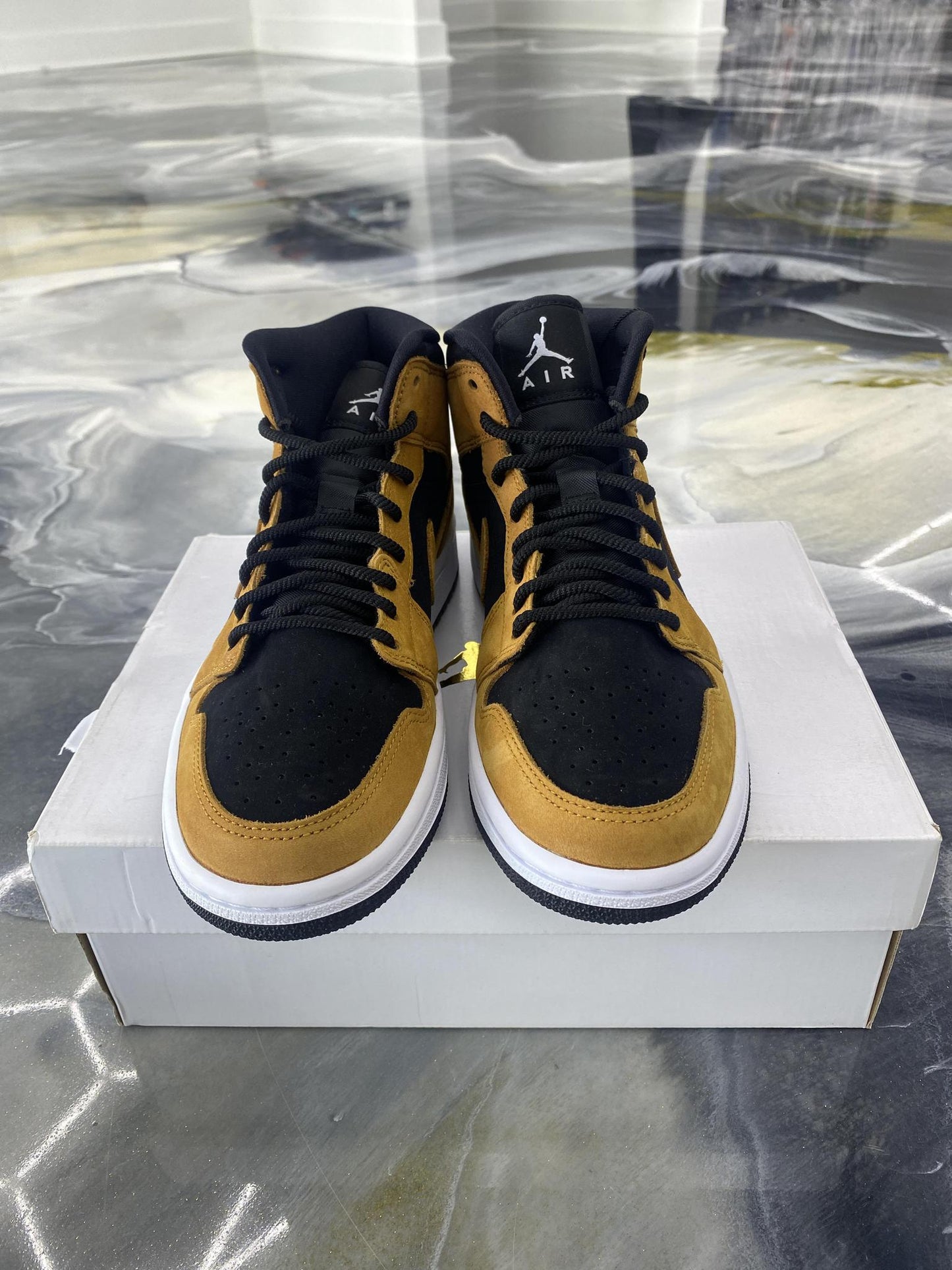 Jordan 1 Mid "Wheat Black" Used Size 6Y/7.5W