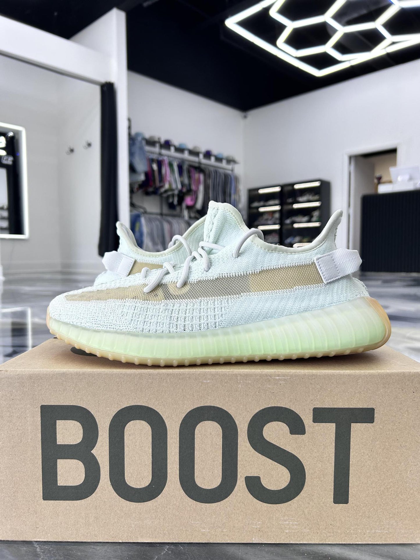 Yeezy 350 V2 "Hyperspace" Used Size 12
