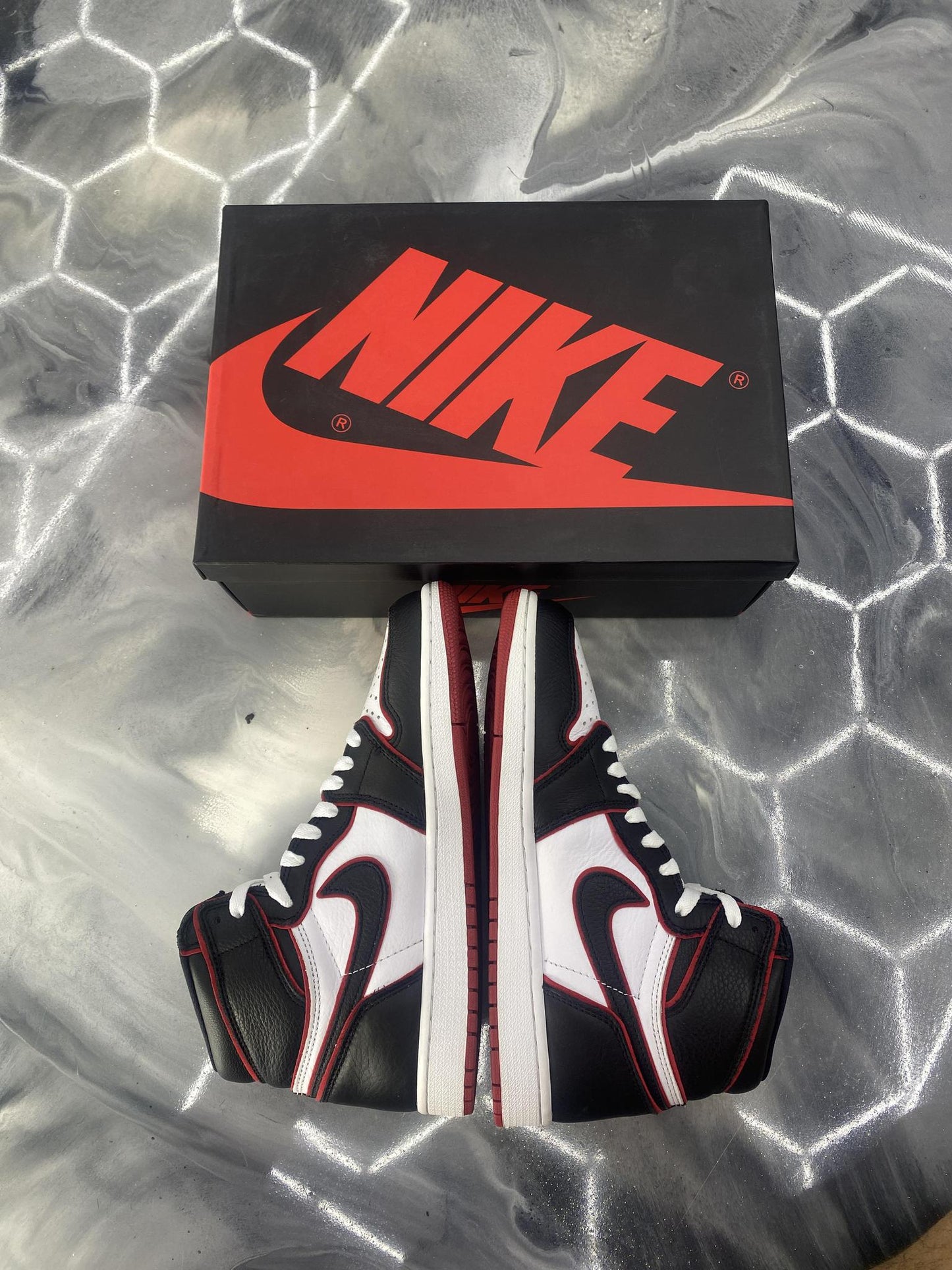 Jordan 1 "Bloodline" Used Size 9
