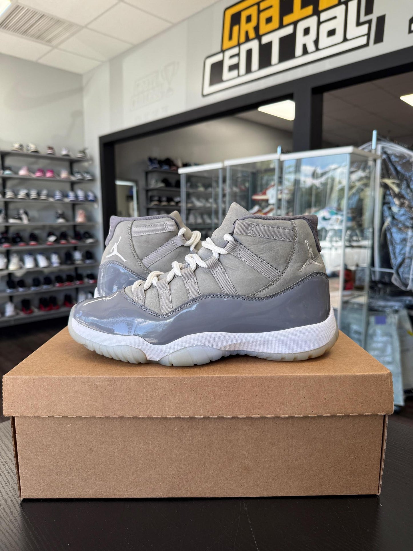 Jordan 11 "Cool Grey" Used Size 8