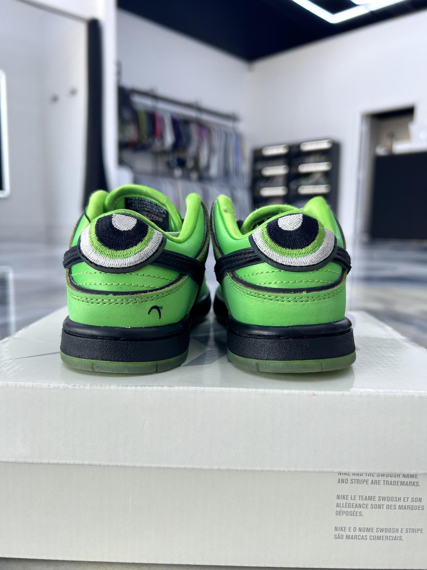Nike SB Dunk Low "Powerpuff Buttercup" Used Size 9C