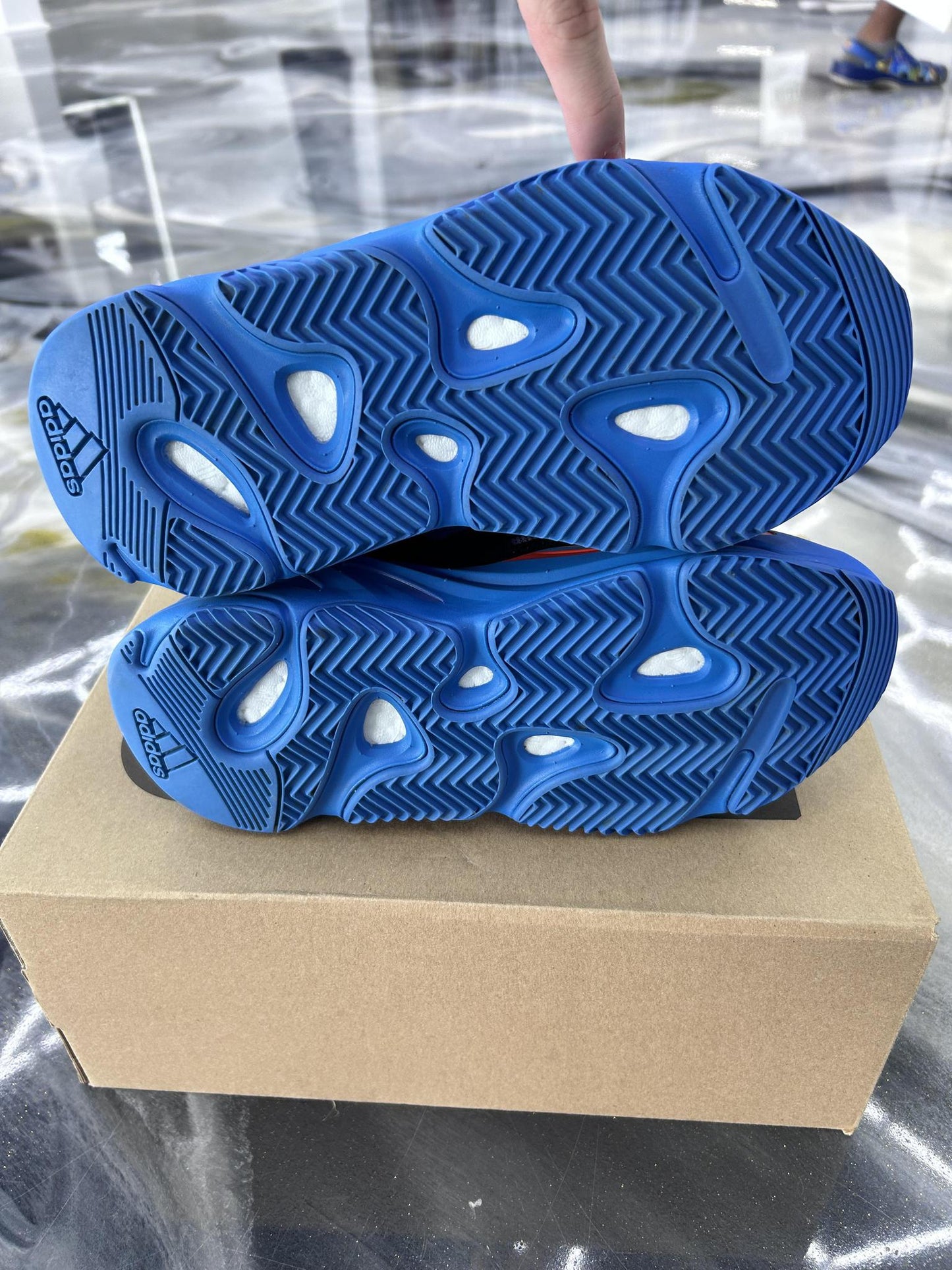 Yeezy 700 "Hi Res Blue" Used Size 5.5Y/7W