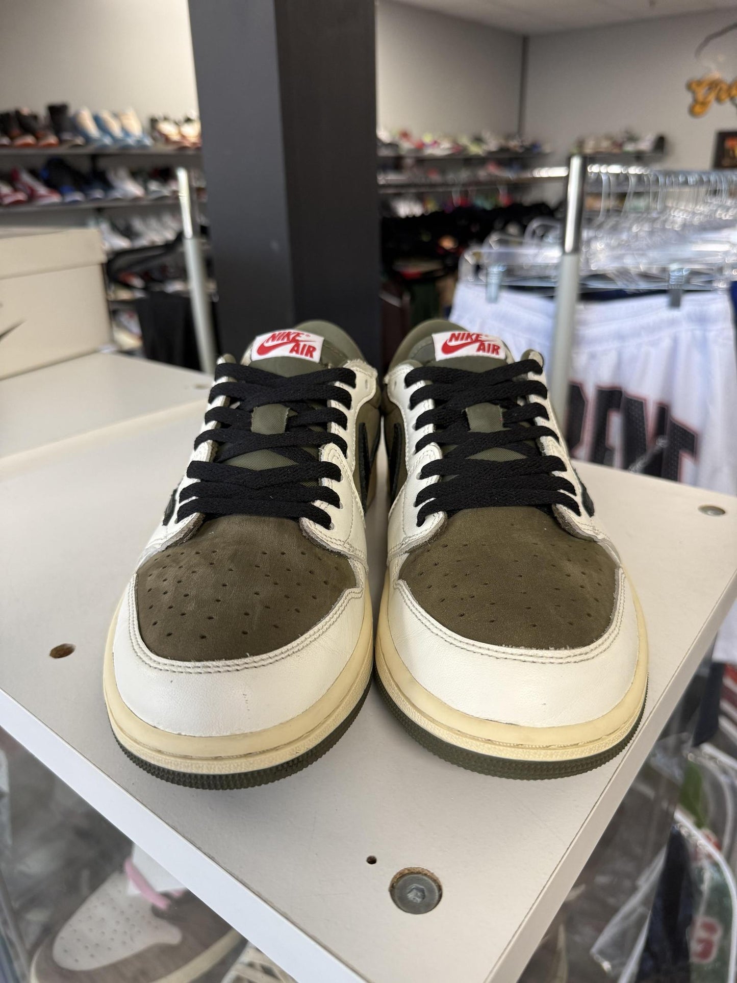 Jordan 1 Low x Travis Scott "Medium Olive" Used Size 10.5