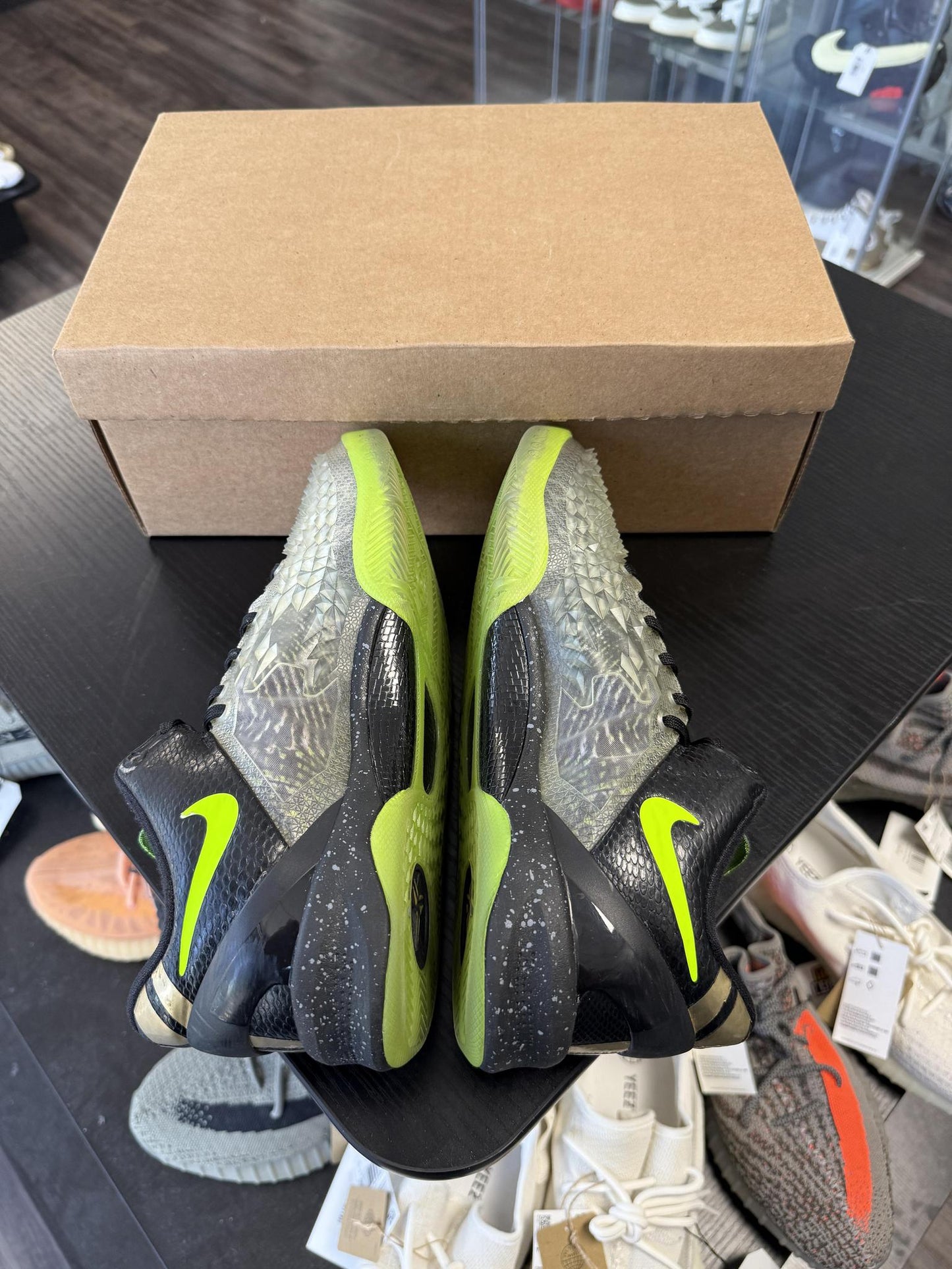 Nike Kobe 8 "Christmas 2013" Used Size 7Y/8.5W