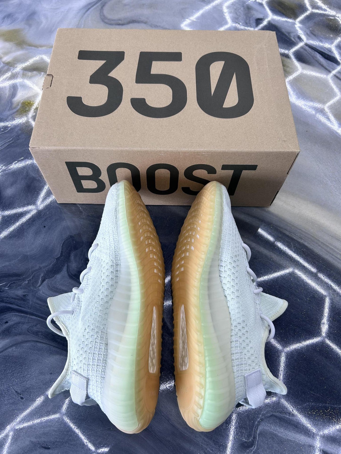Yeezy 350 V2 "Hyperspace" Used Size 12
