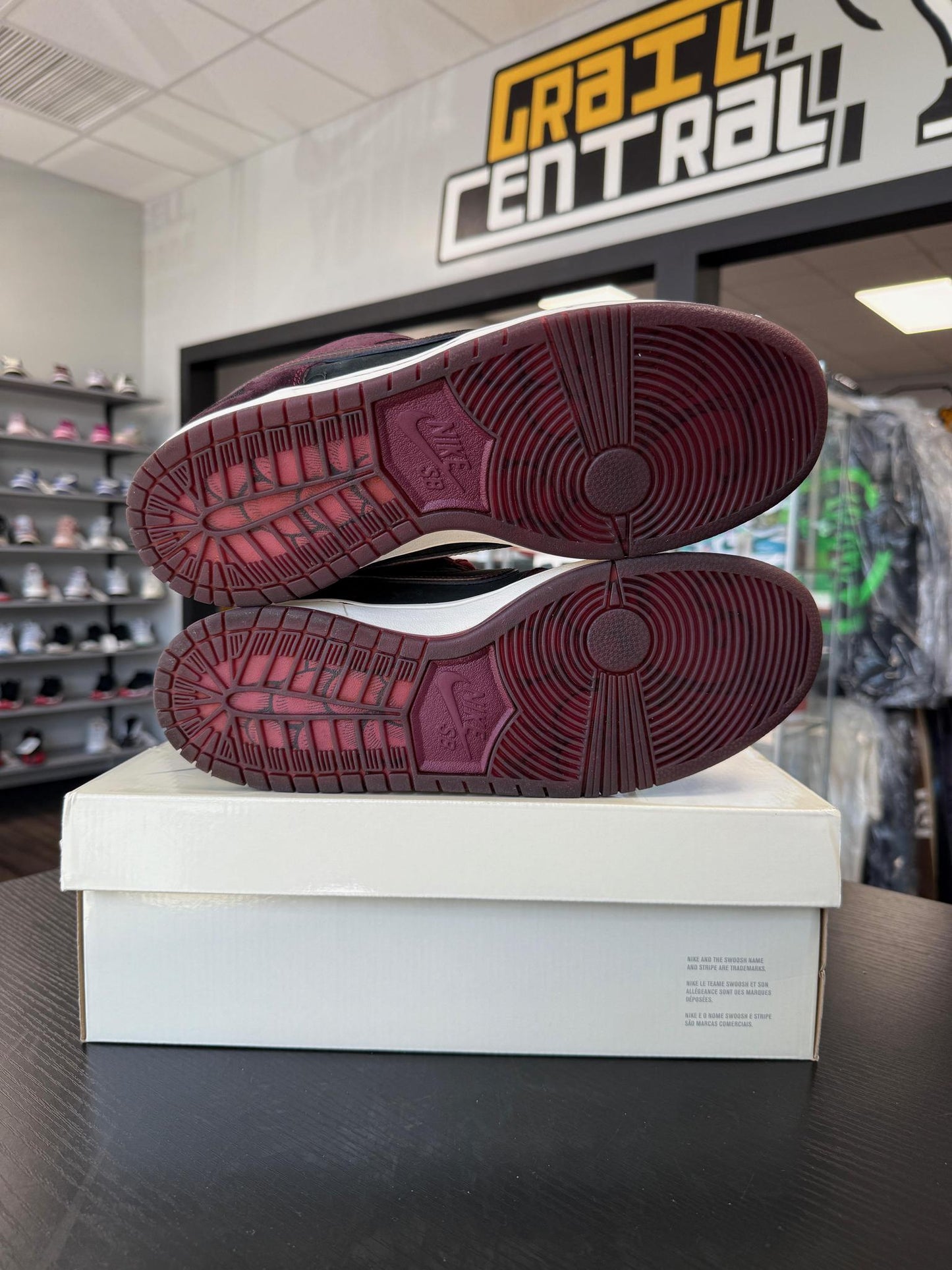 Nike SB Dunk Low x RIOT "Mahogany" Used Size 11