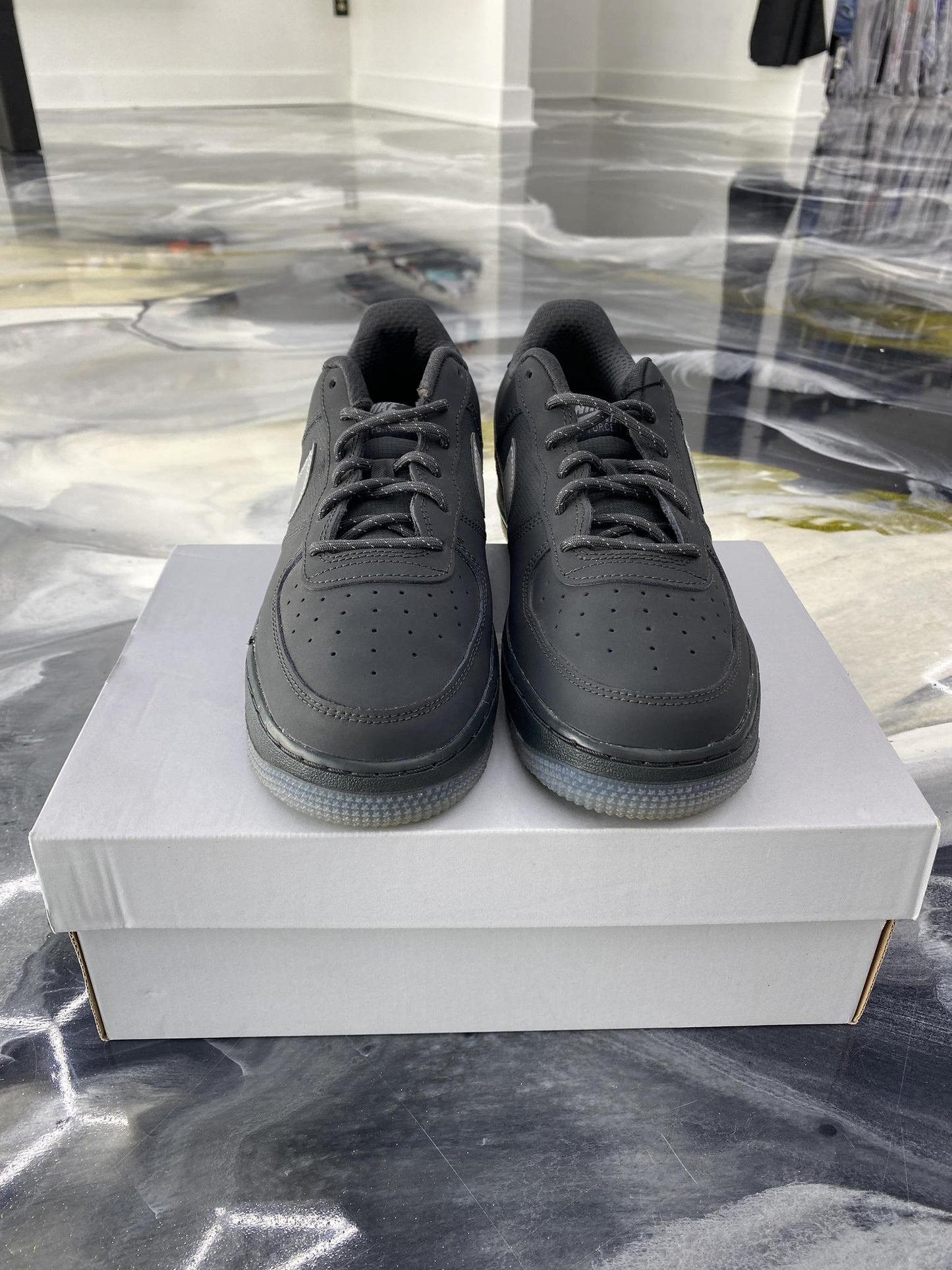 Nike Air Force One Low "Anthracite Reflective Silver" Used Size 7Y/8.5W