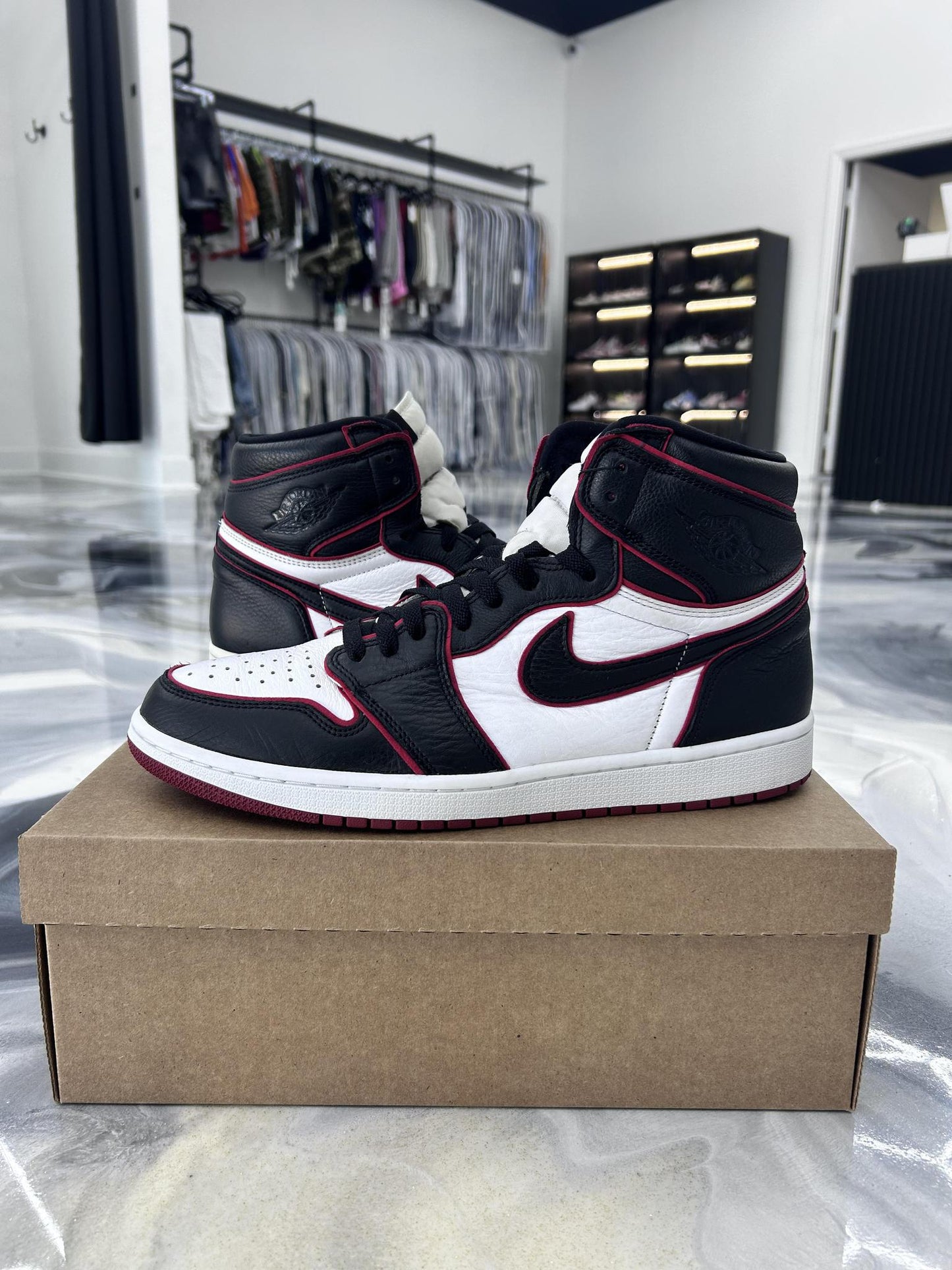 Jordan 1 High "Bloodline" Used Size 13