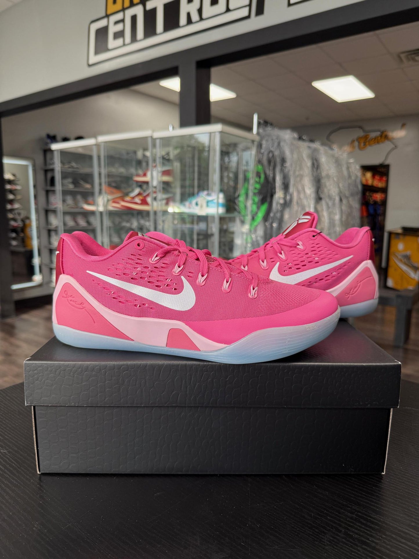 Nike Kobe 9 Low Protro x Kay Yow "Think Pink" Used Size 9.5
