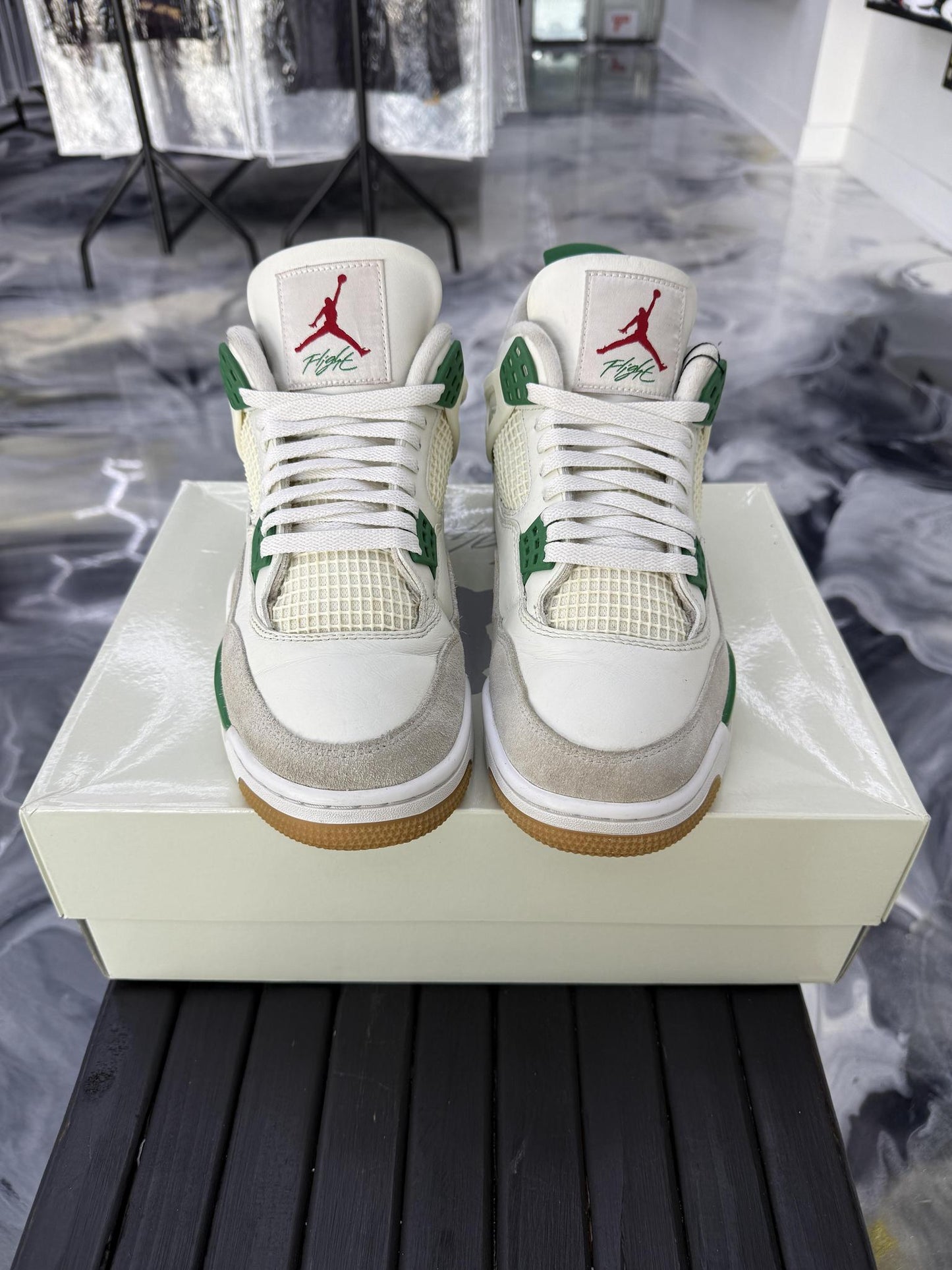 Jordan 4 x Nike SB "Pine Green" Used Size 10.5