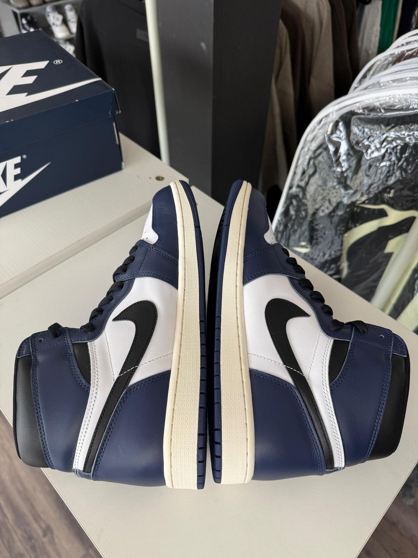 Jordan 1 "Midnight Navy" Used Size 10.5