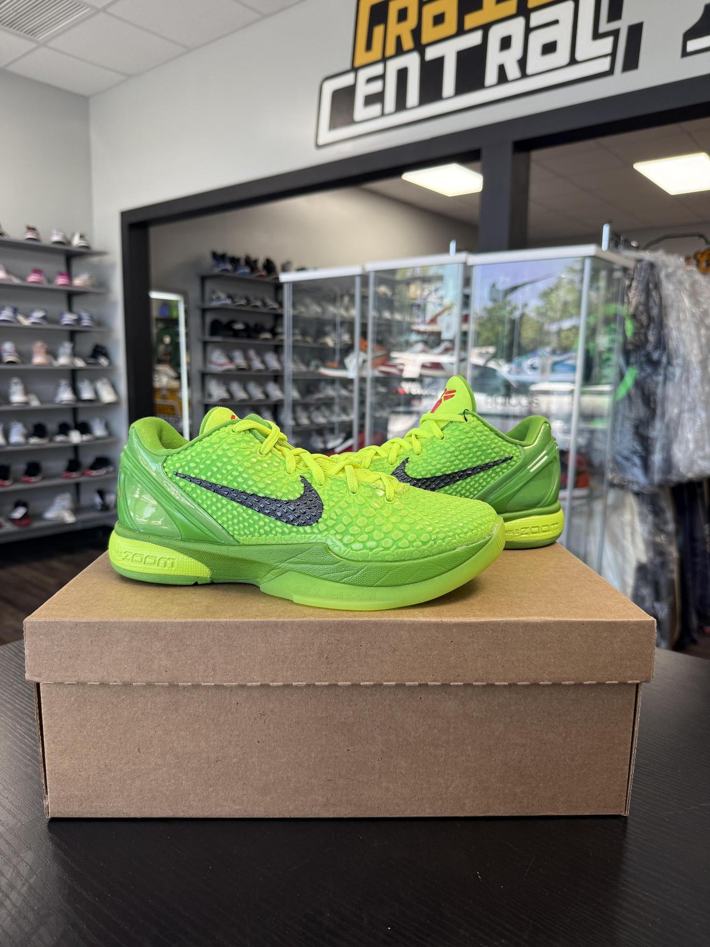 Nike Kobe 6 Protro "Grinch" Used Size 6Y/7.5W