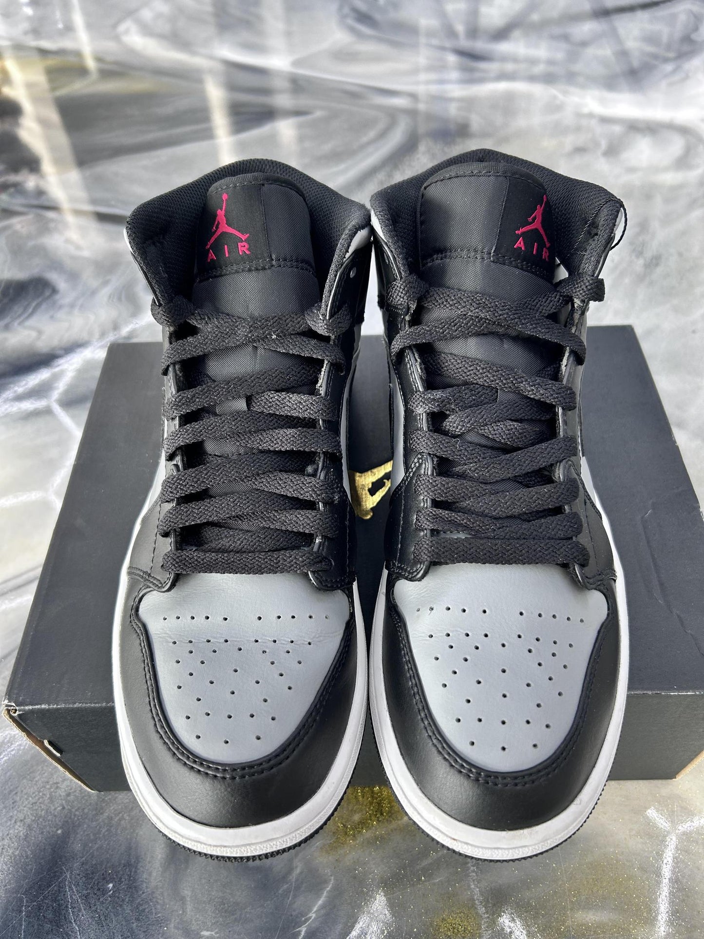 Jordan 1 Mid Shadow Red Used Size 9