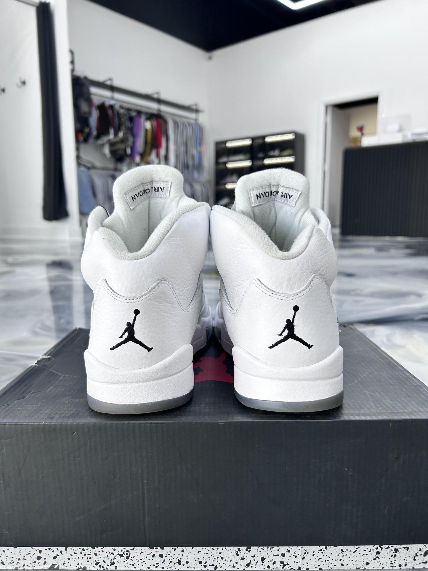 Jordan 5 "White Metallic" Used Size 10