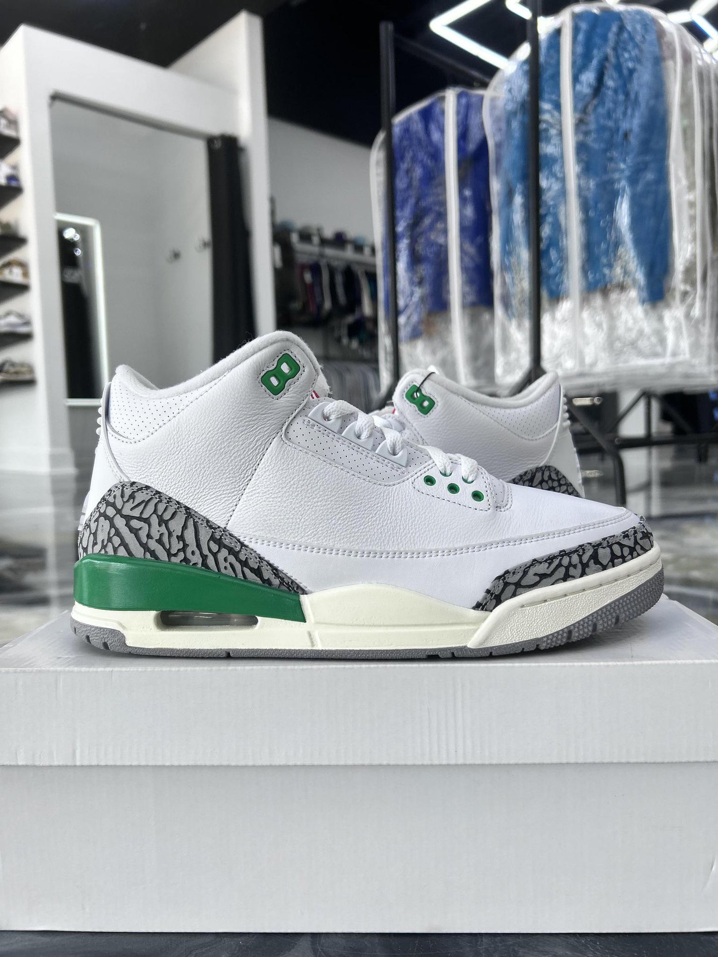 Jordan 3 "Lucky Green" Used Size 9