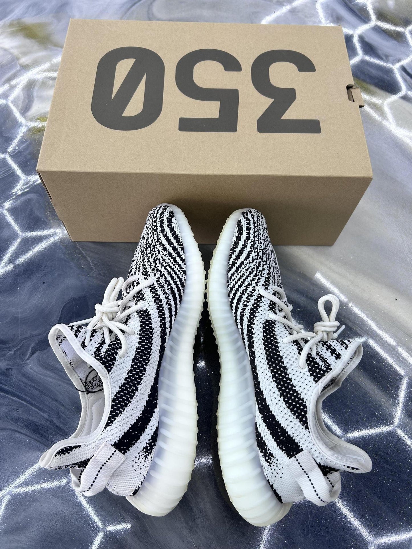 Yeezy 350 "Zebra" Used Size 11.5