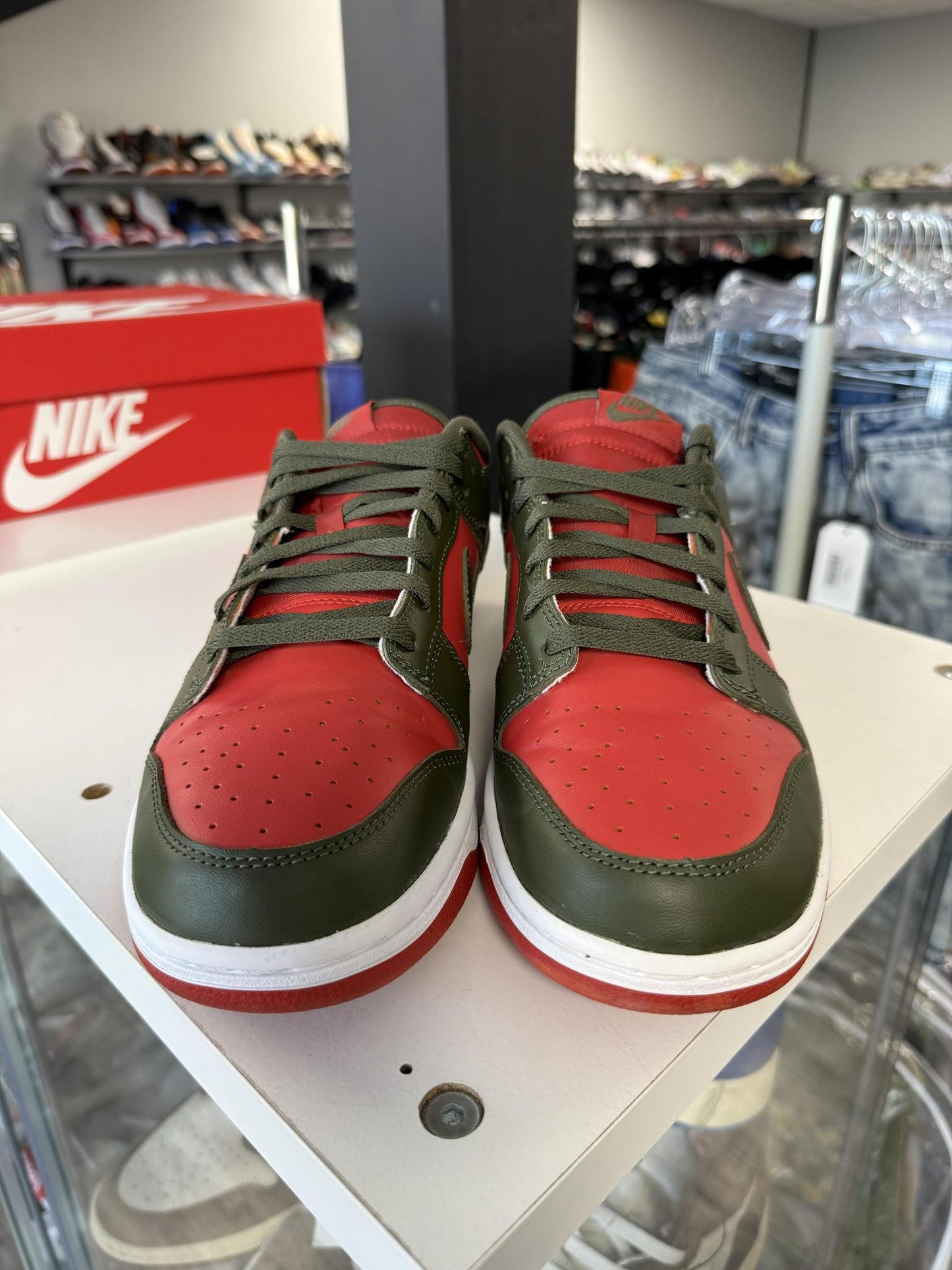 Dunk Low "Mystic Red" Used Size 10.5