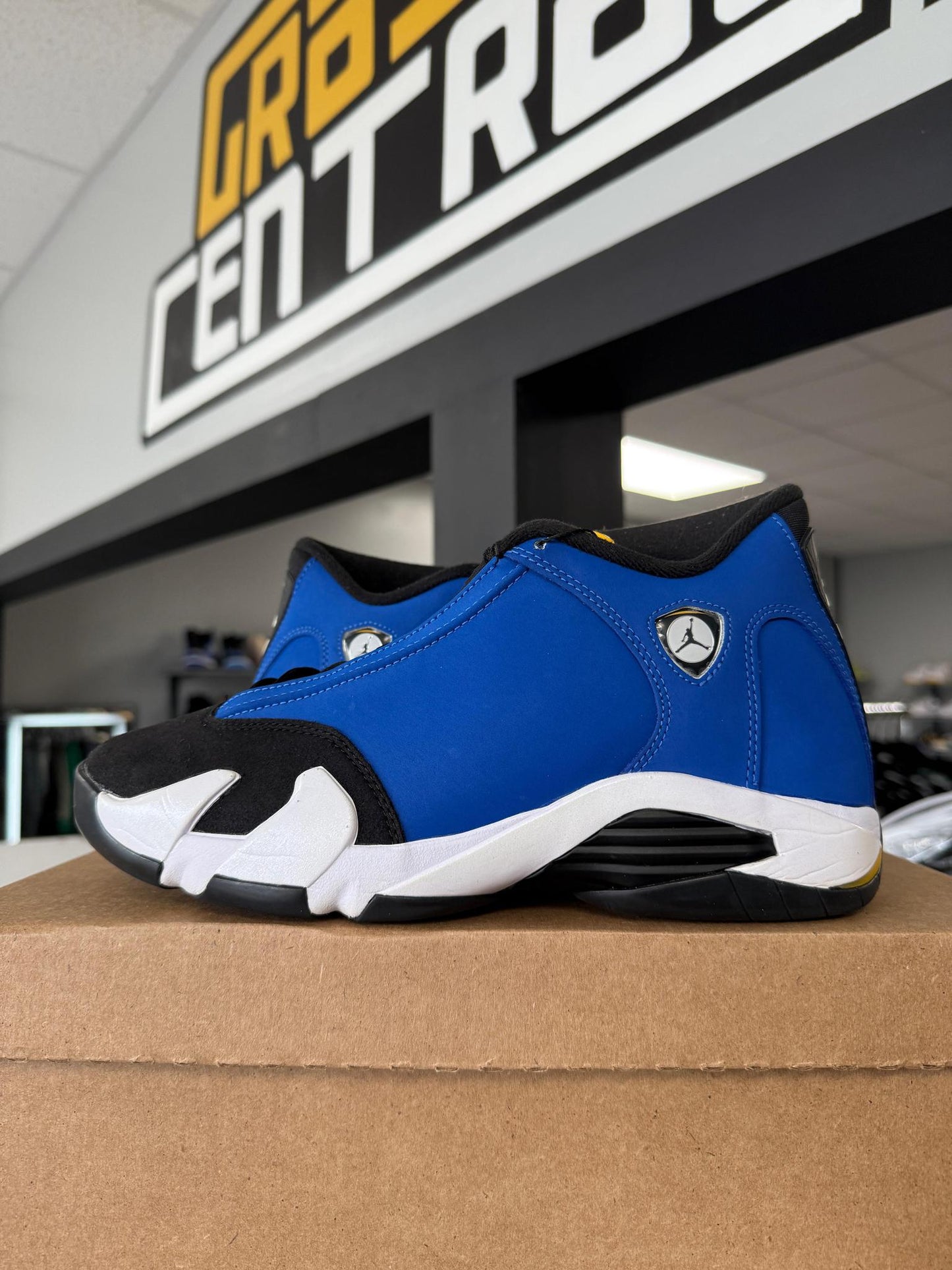 Jordan 14 "Laney" Used Size 8