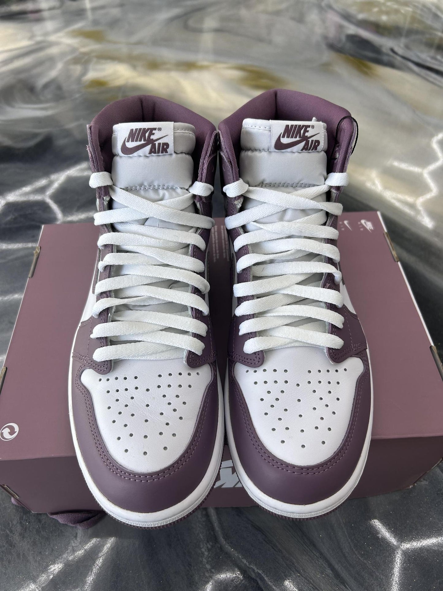 Jordan 1 "Mauve" Used Size 9