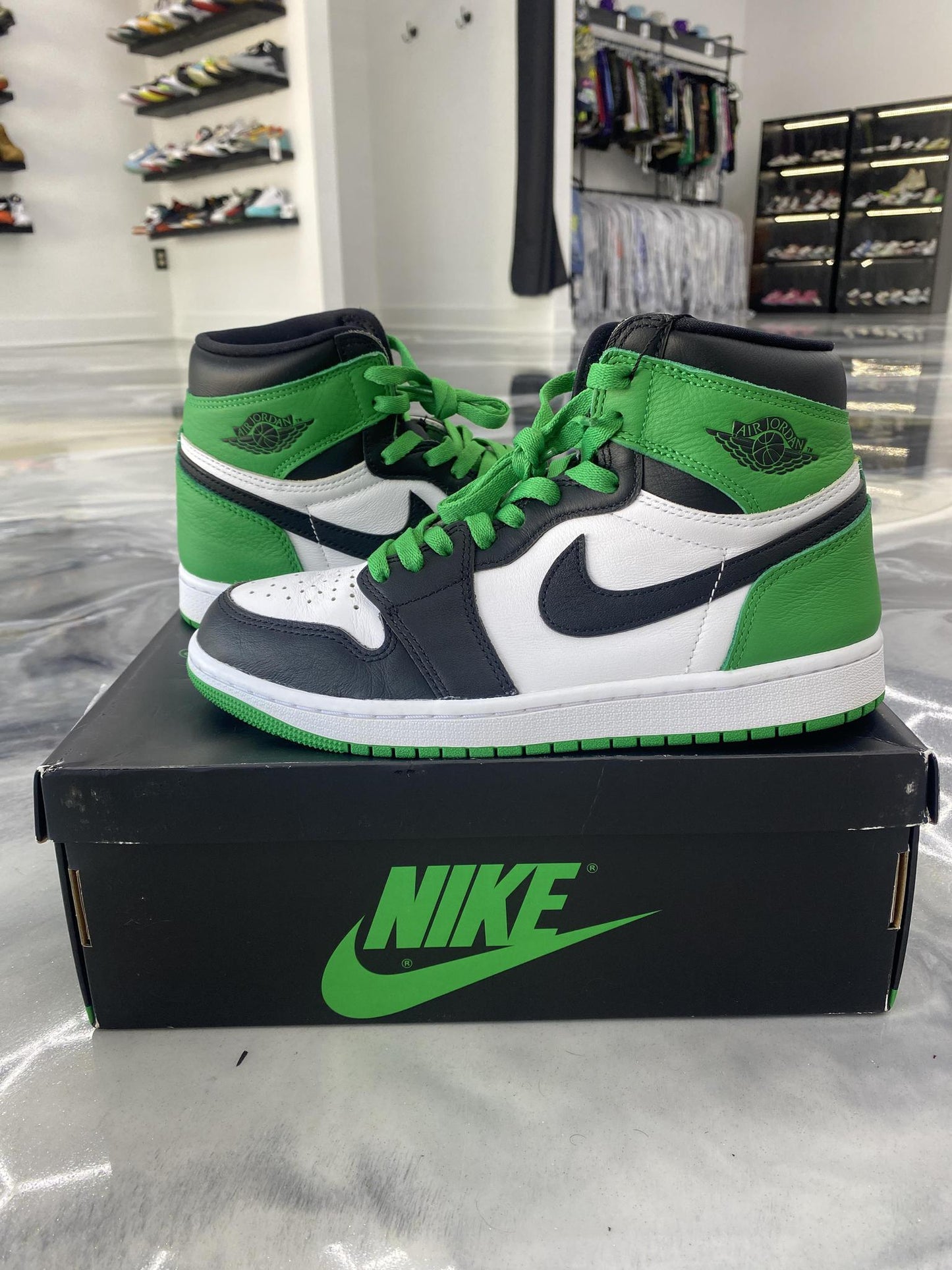 Jordan 1 "Lucky Green" Used Size 8