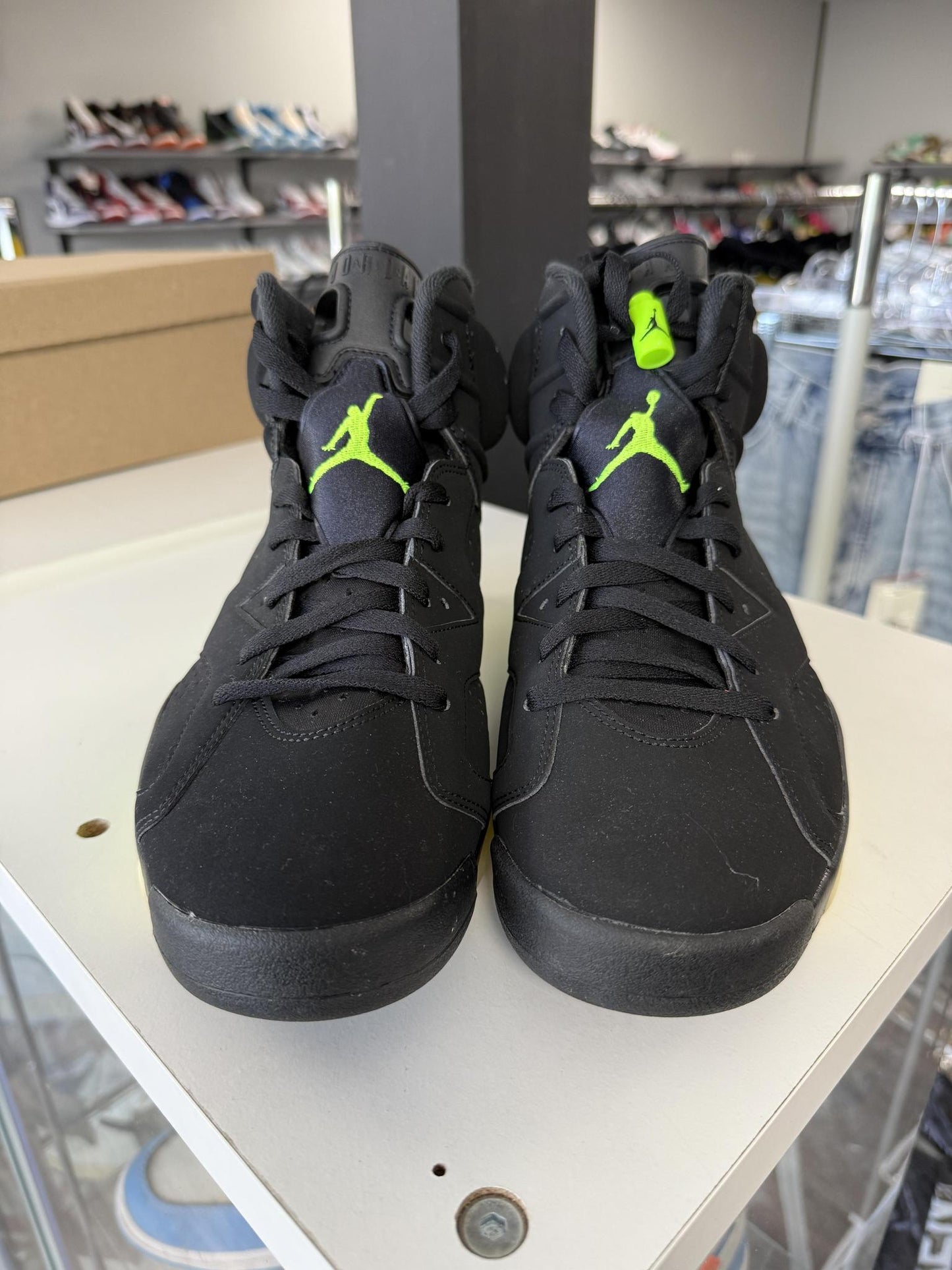 Jordan 6 "Electric Green" Used Size 10.5