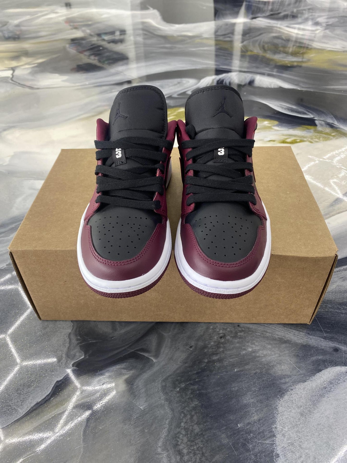 Jordan 1 Low "Dark Beetroot" Used Size 6Y/7.5W