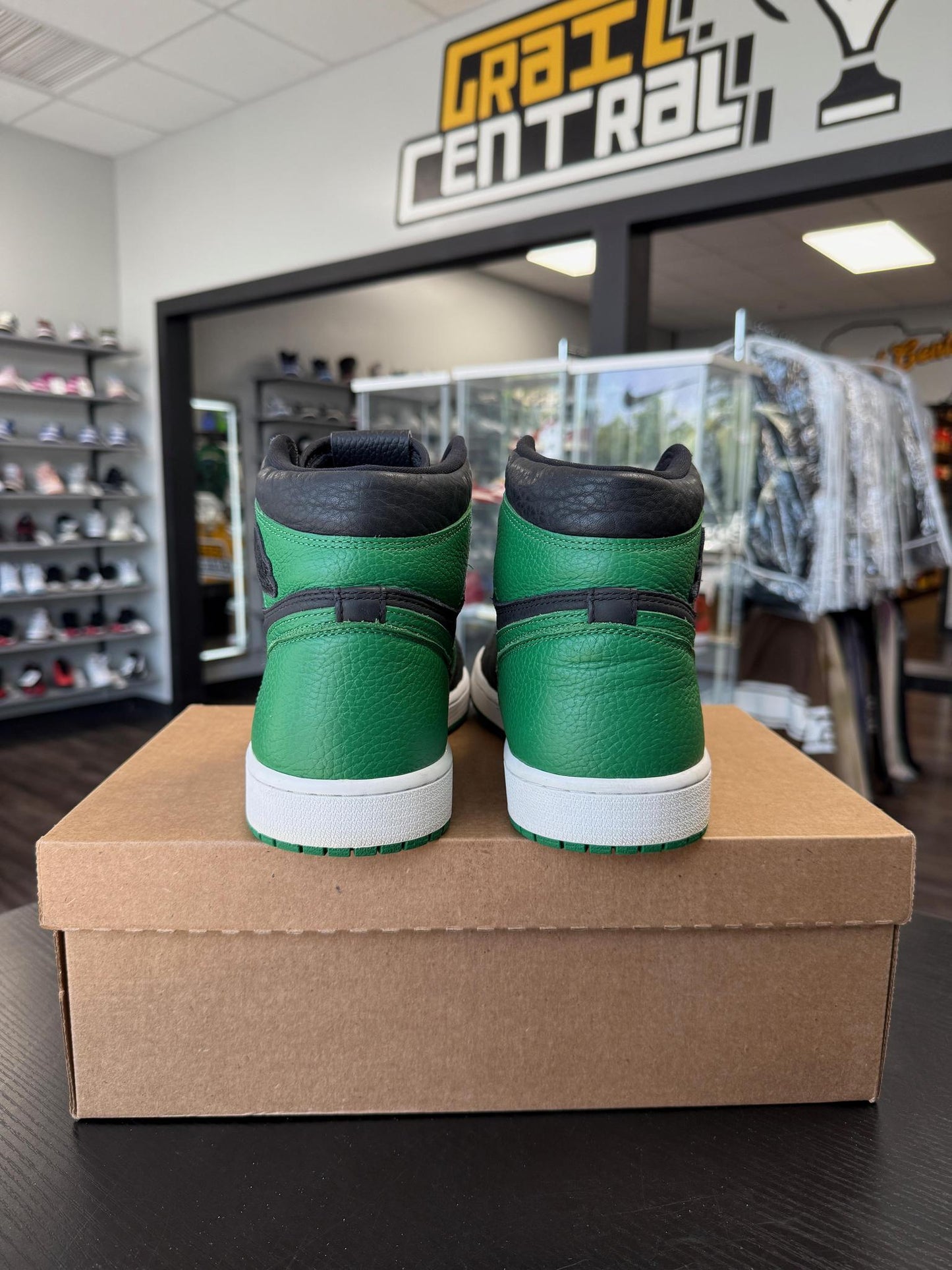 Jordan 1 "Pine Green 2.0" Used Size 12