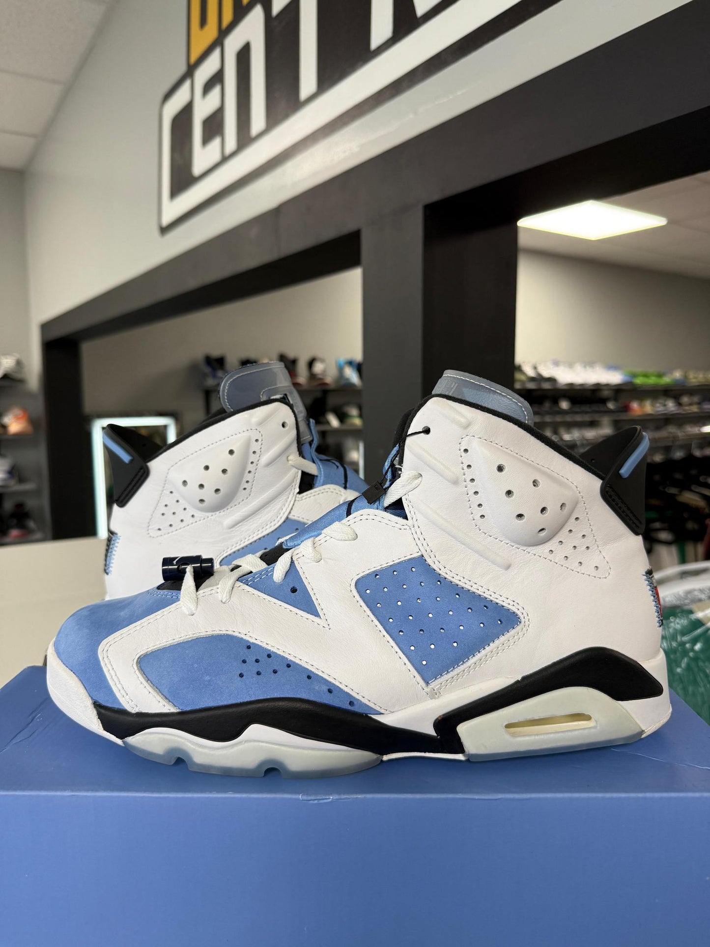 Jordan 6 "UNC" Used Size 11.5