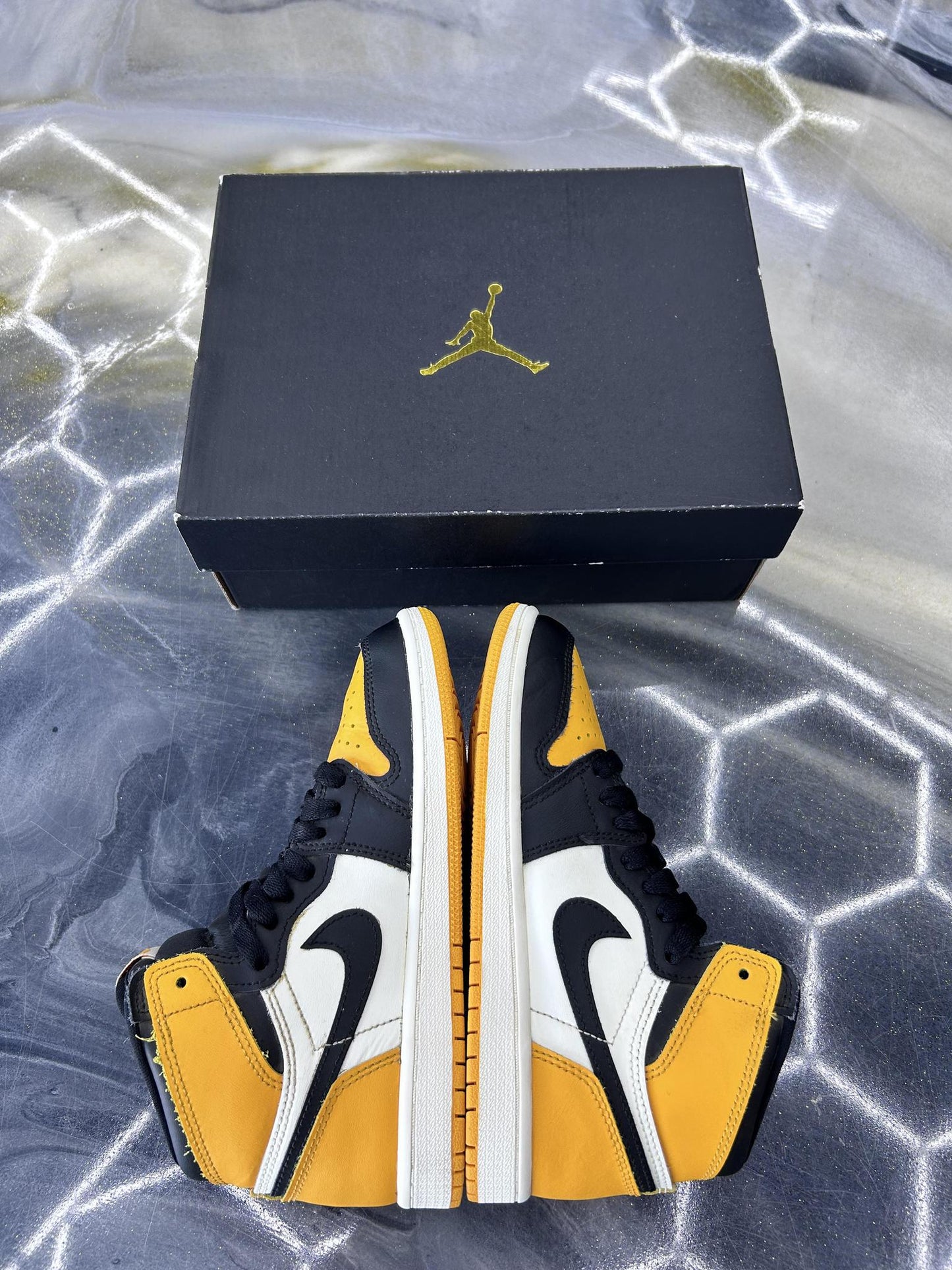 Jordan 1 "Yellow Toe Taxi" Used Size 2Y