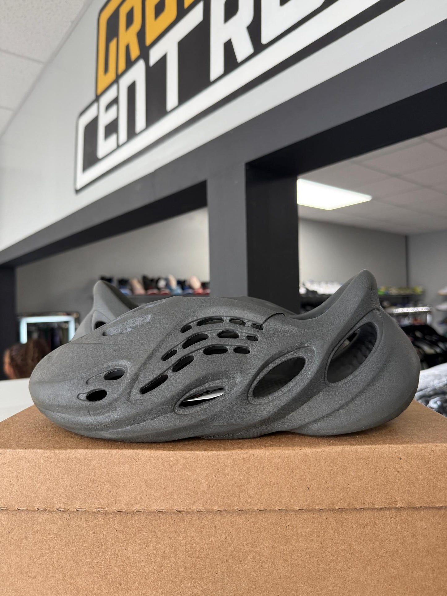 Yeezy Foam RNNR "Onyx" Used Size 11