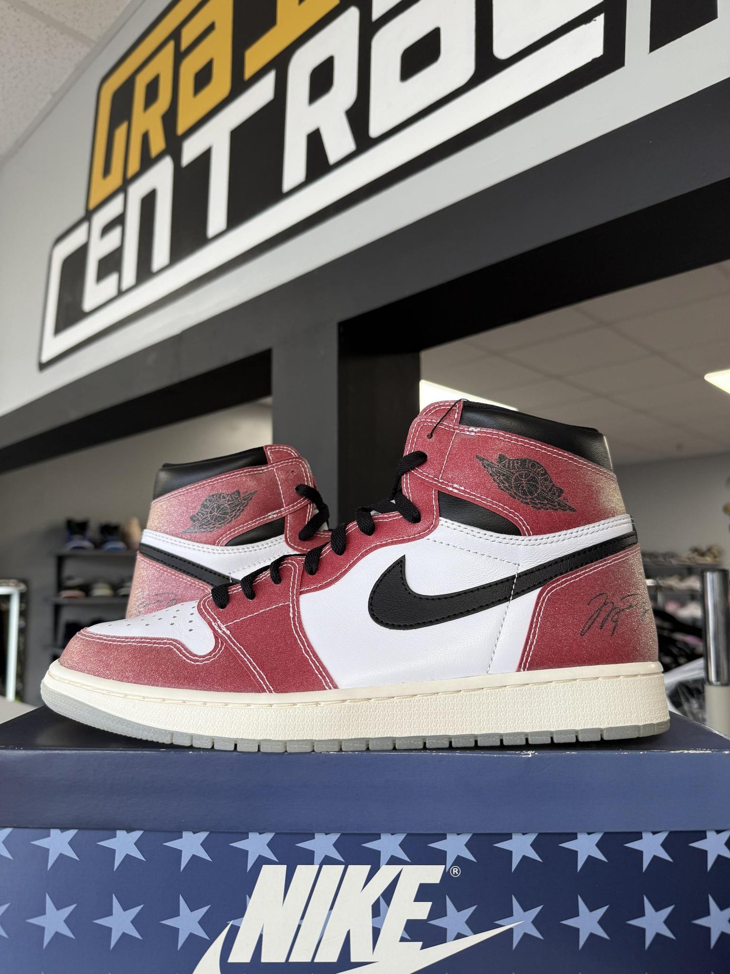 Jordan 1 x Trophy Room "Chicago" Used Size 12