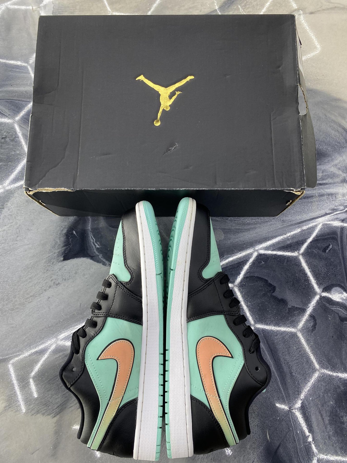 Jordan 1 Low "Tropical Twist" Used Size 13