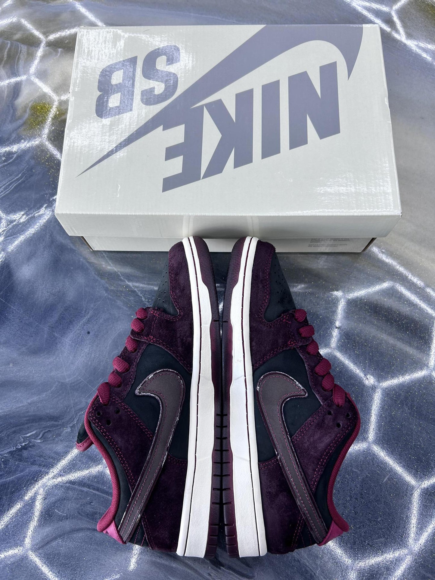 Nike SB Dunk Low Riot Skateshop Used Size 6Y/7.5W