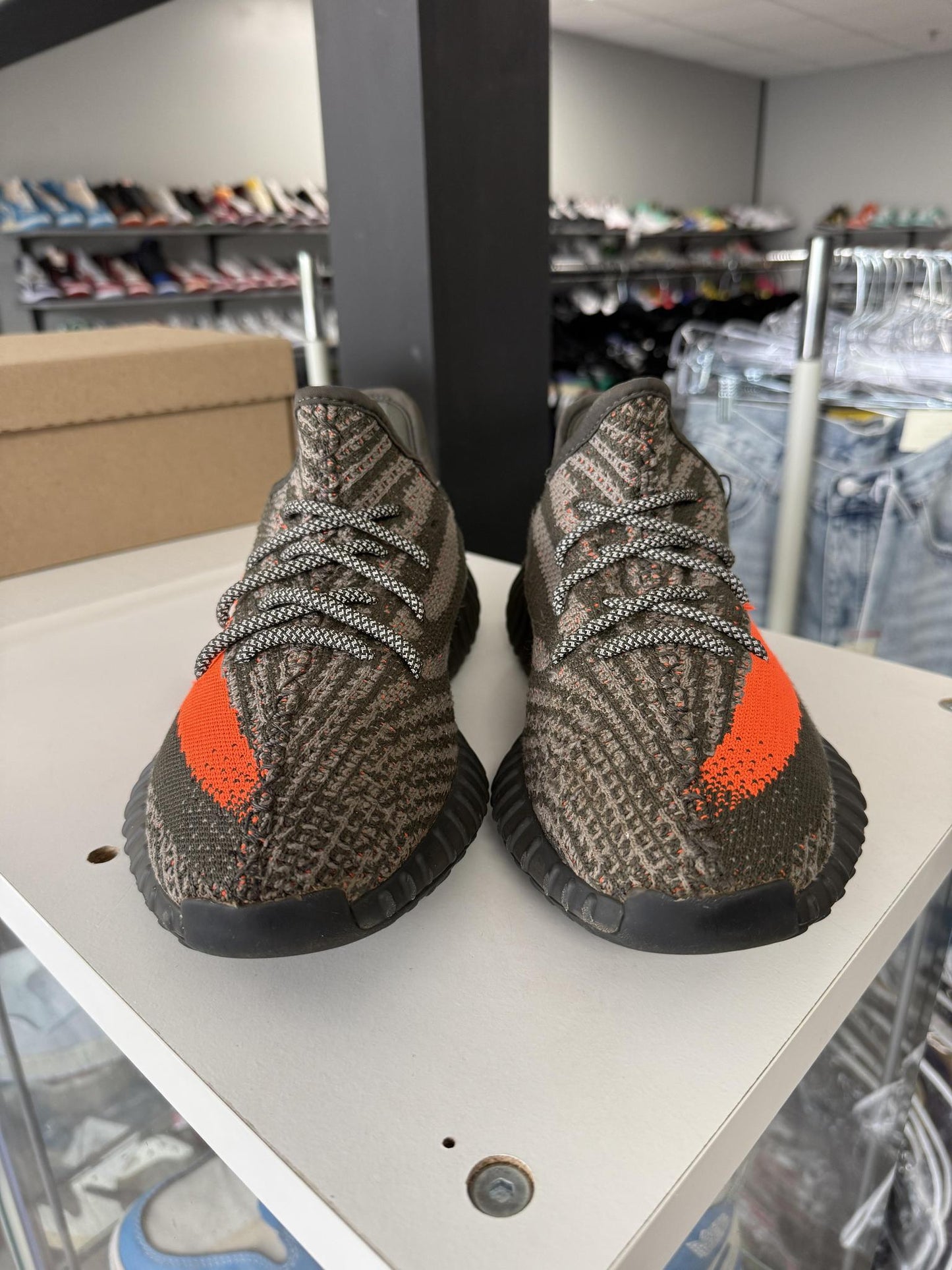 Yeezy 350 V2 "Carbon Beluga" Used Size 10