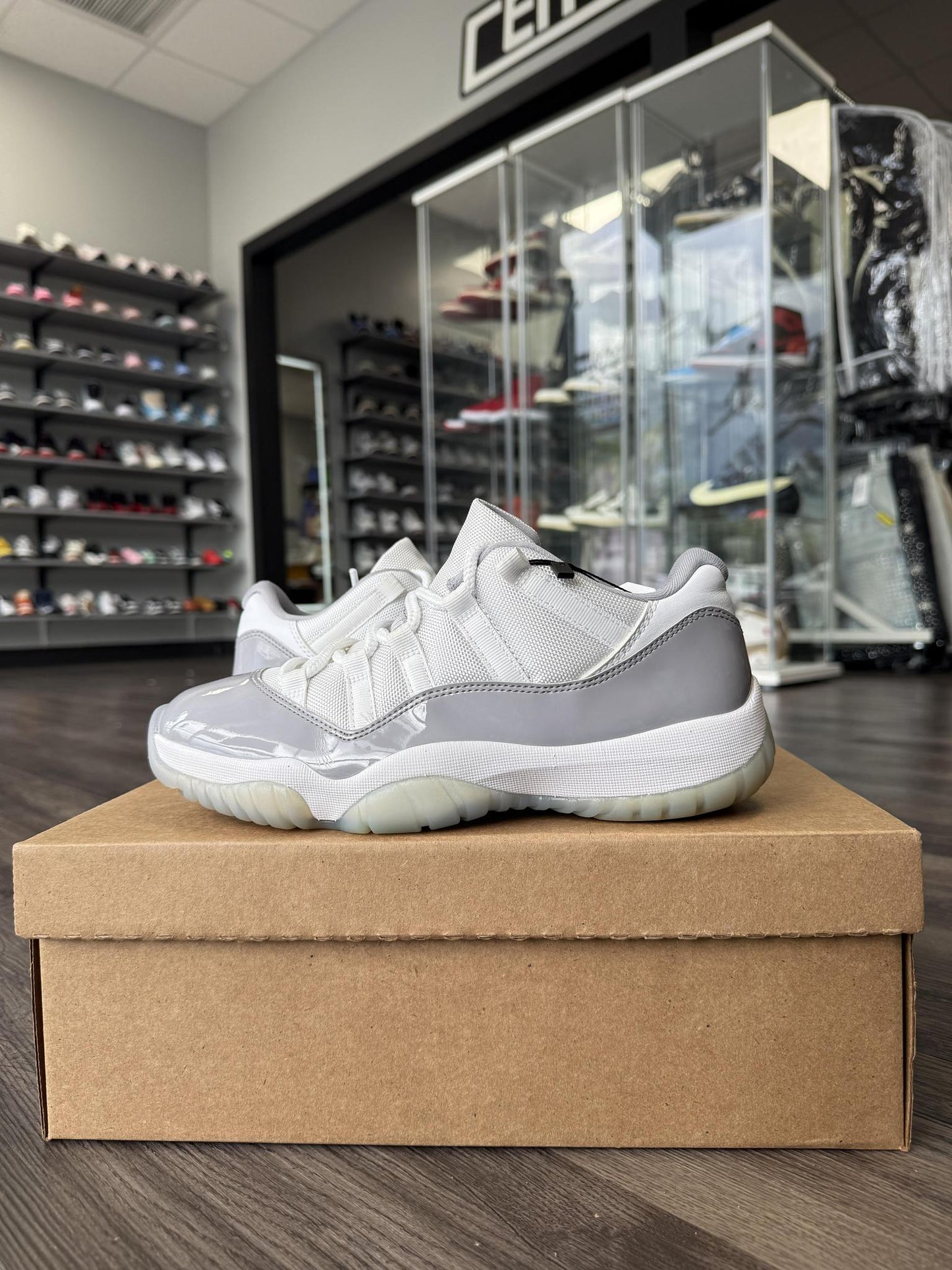 Jordan 11 Low "Cement Grey" Used Size 7.5